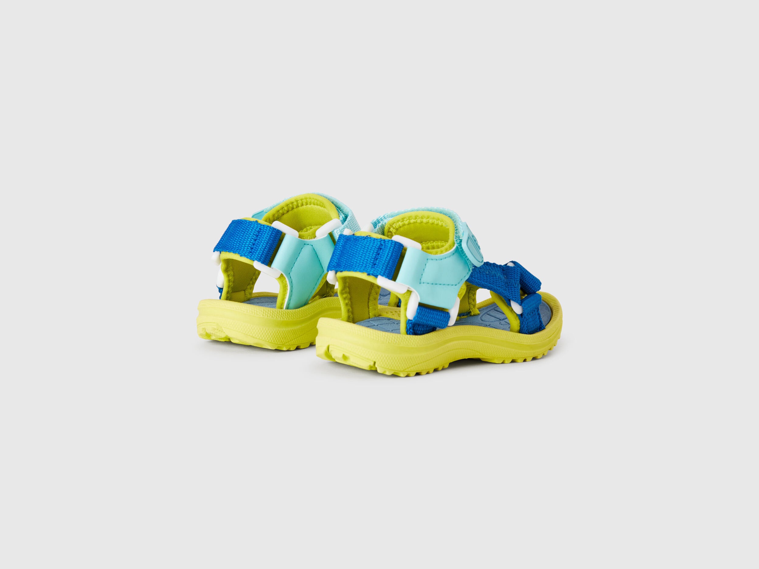 Benetton_Open-Toe Sandals_8EIKGD01C_21J_03