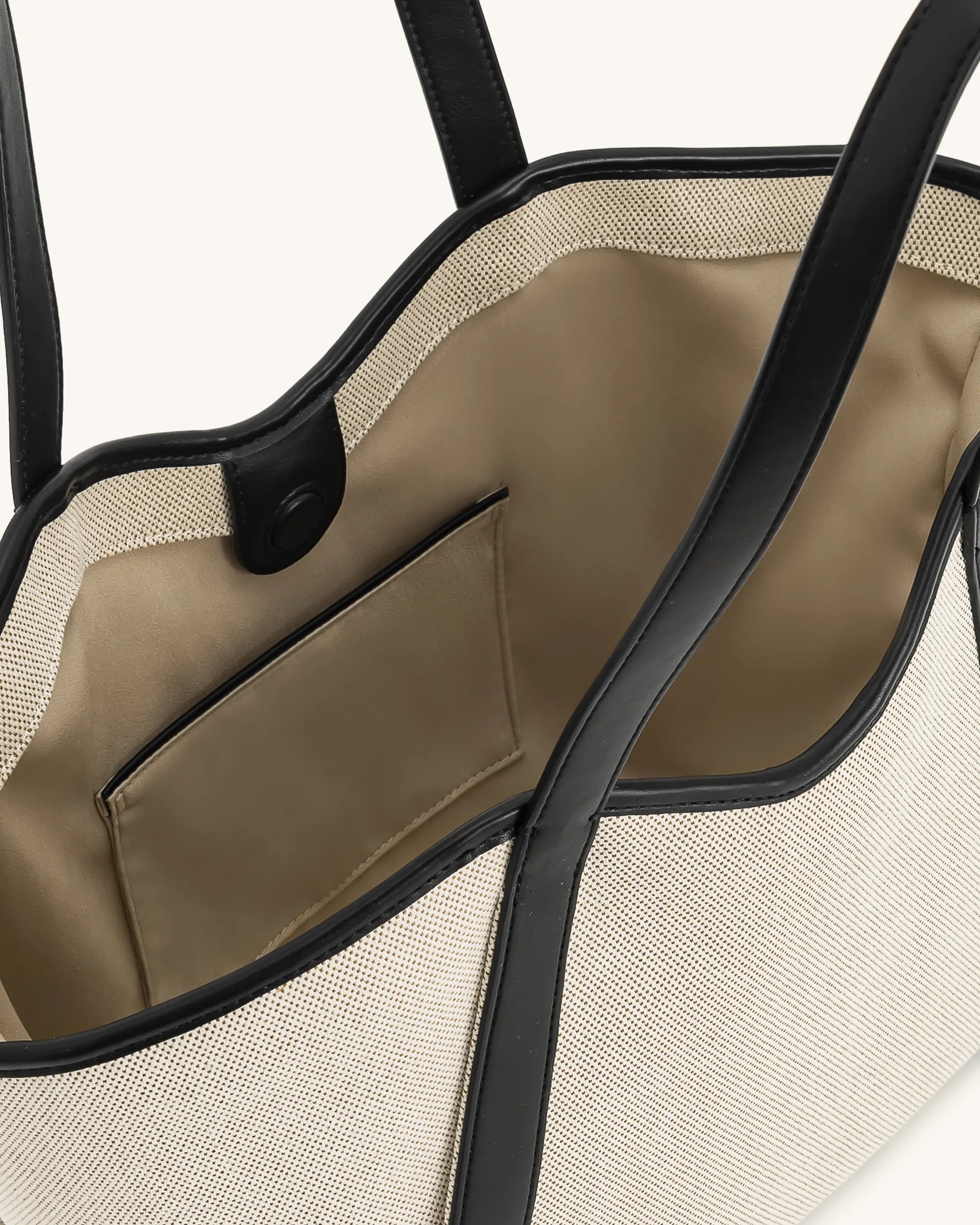 JW PEI_Black Canvas_Kiana Large Capacity Tote Bags_8T032-12_Black Canvas_04