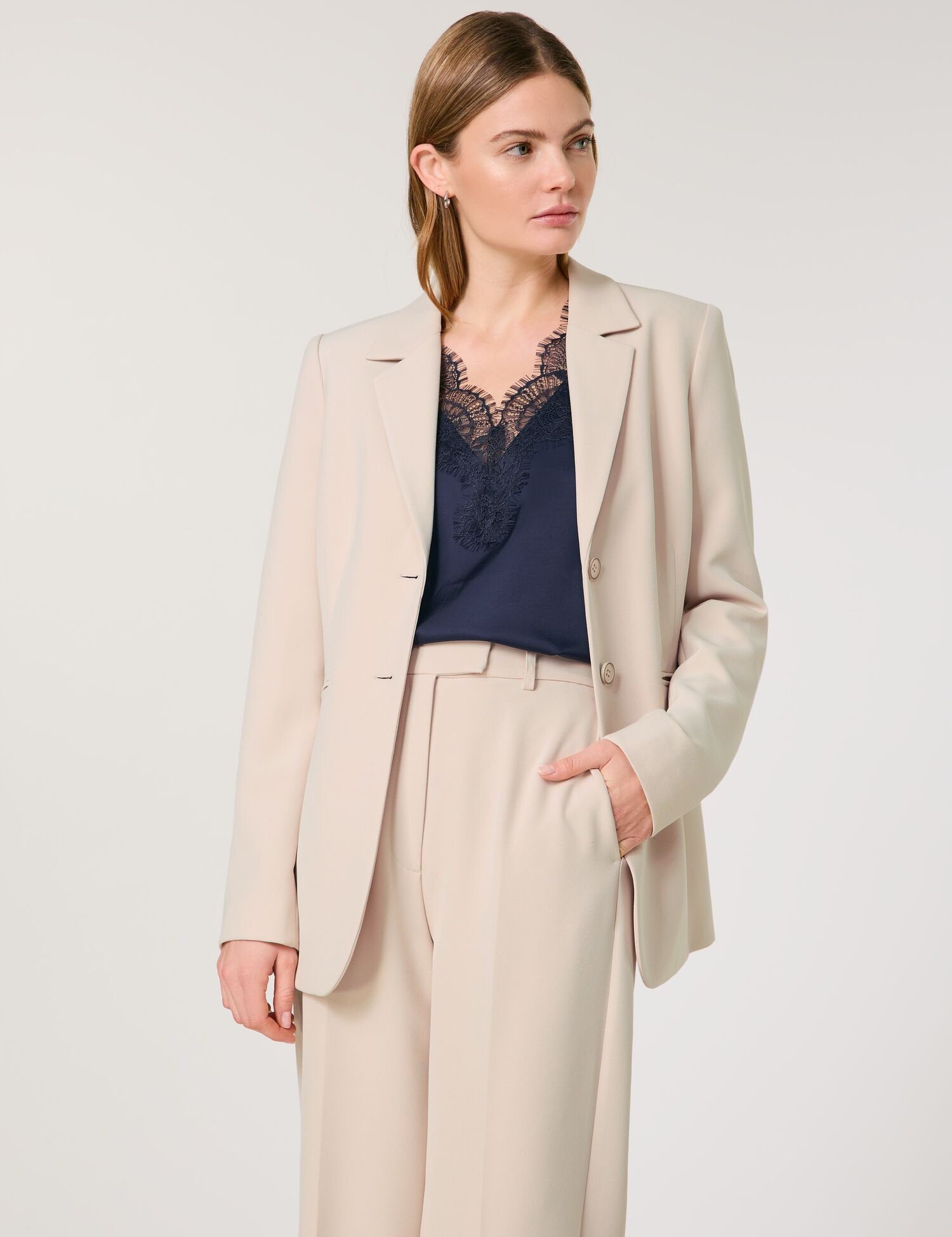 Taifun_Fitted Blazer with a Lapel_930990-19104_9610_01