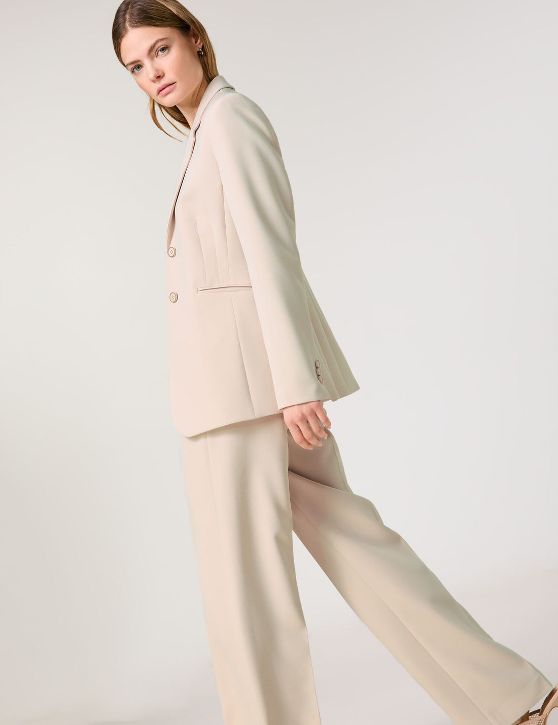 Taifun_Fitted Blazer with a Lapel_930990-19104_9610_08