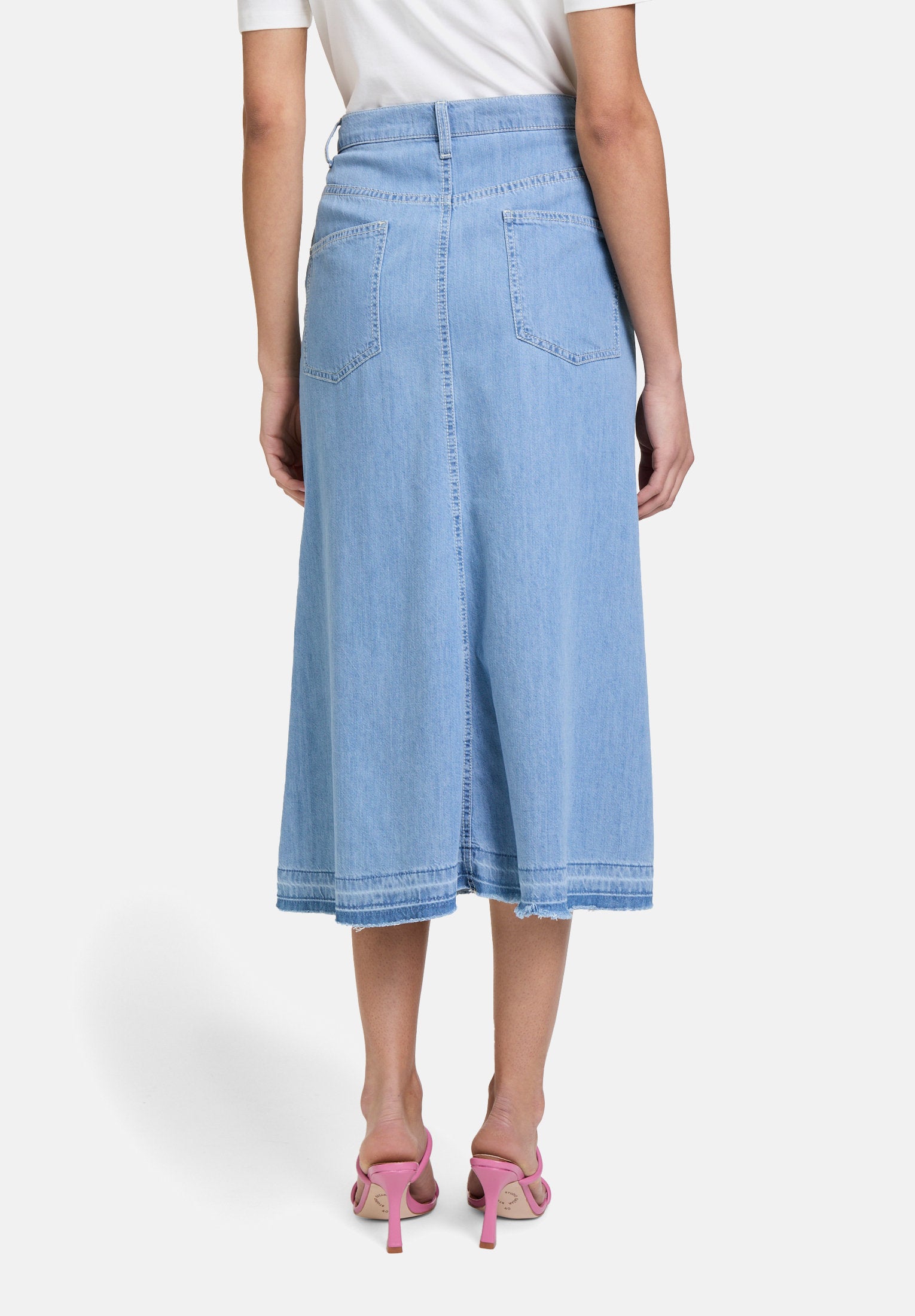Betty Barclay_Denim Skirt with an Open Hem_9407-1105_8618_03
