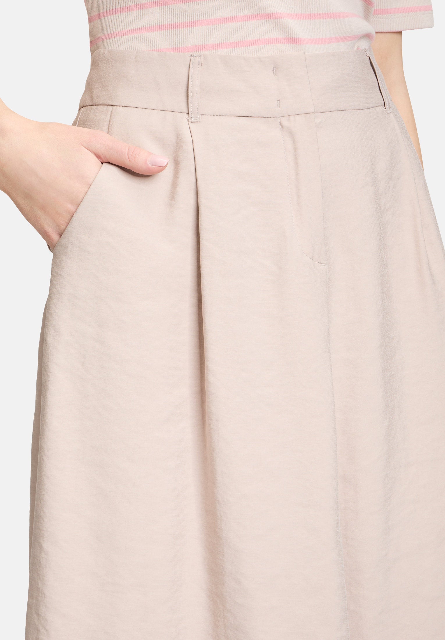 Betty Barclay_A-Line Skirt with Pleats_9409-1136_7316_06