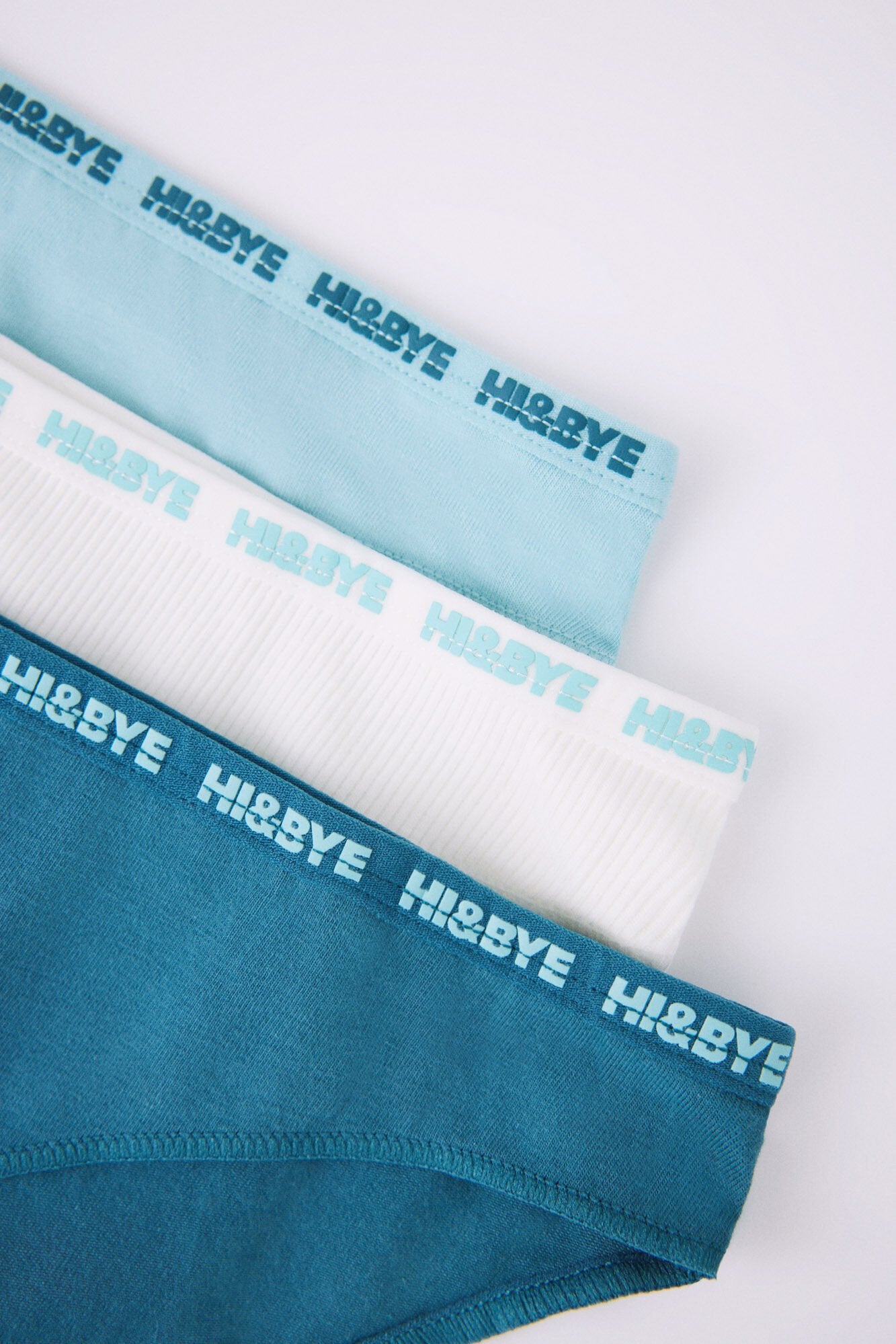 Pack Of 3 Classic Cotton Panties In Turquoise, White & Blue_04