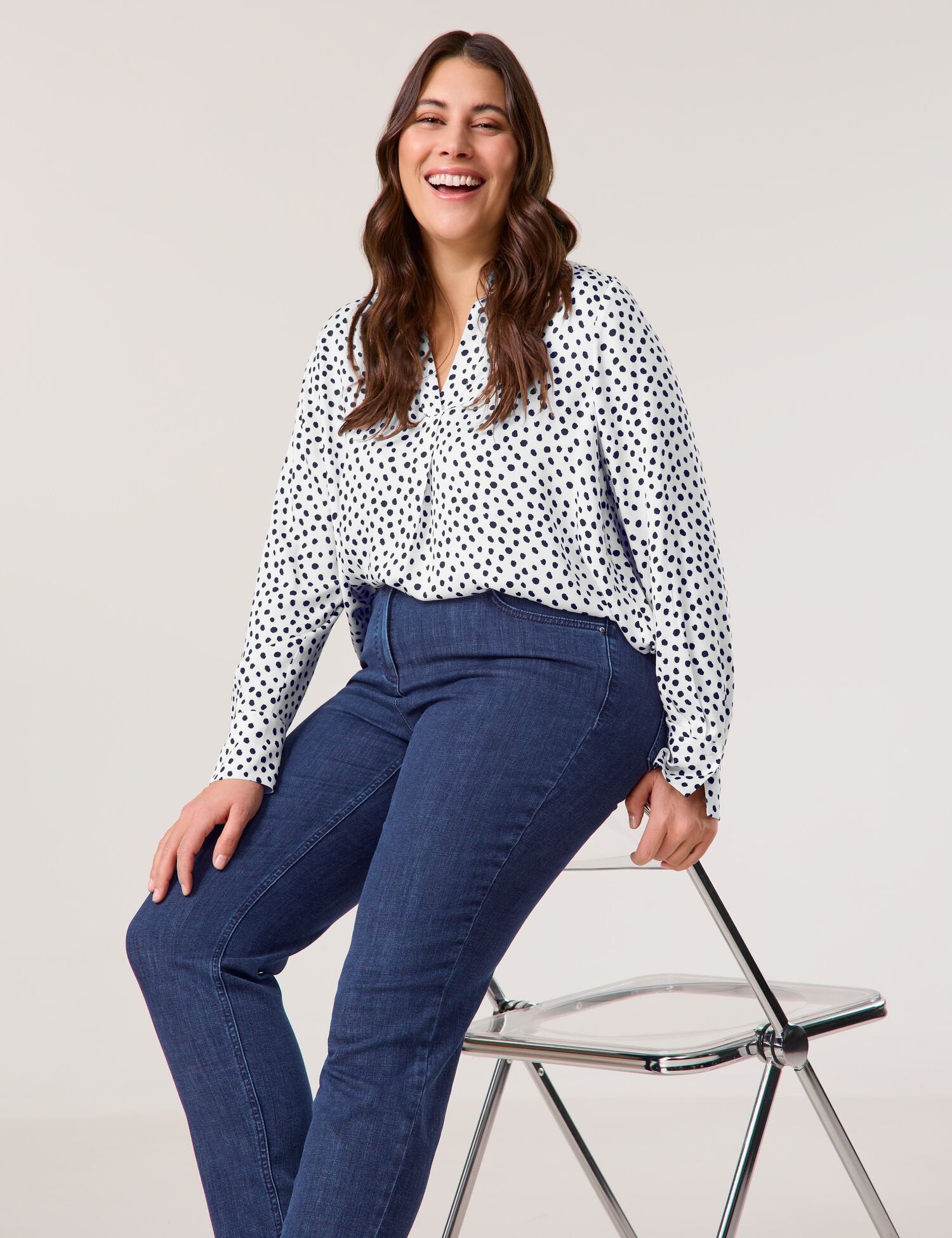 Samoon_Polka Dot Blouse with a V-Neckline_960974-29108_9702_07