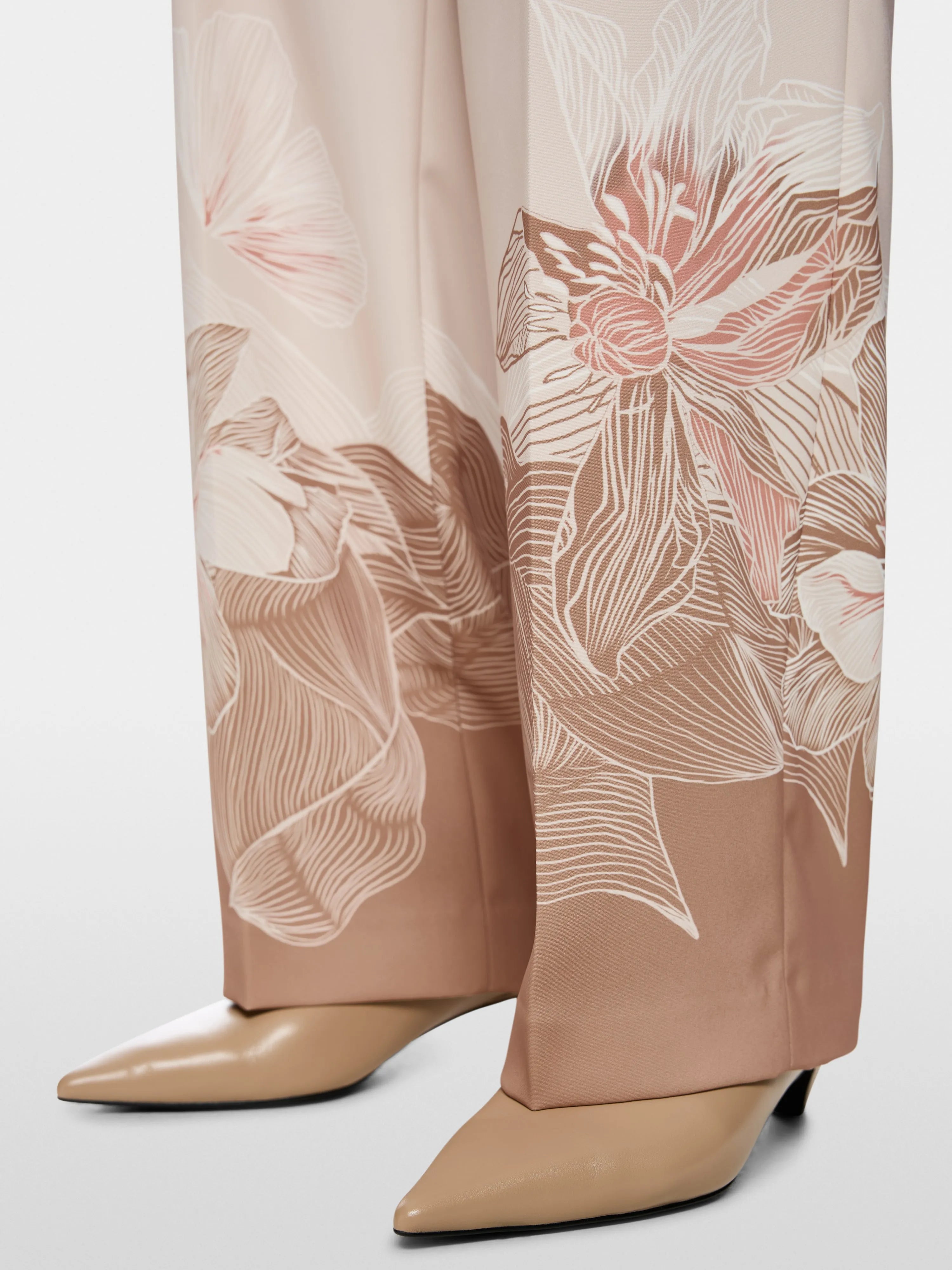 Marc Cain_Beige_WUKARI Wide High Waist Fabric Trousers_AC 81.13 W16_619_04