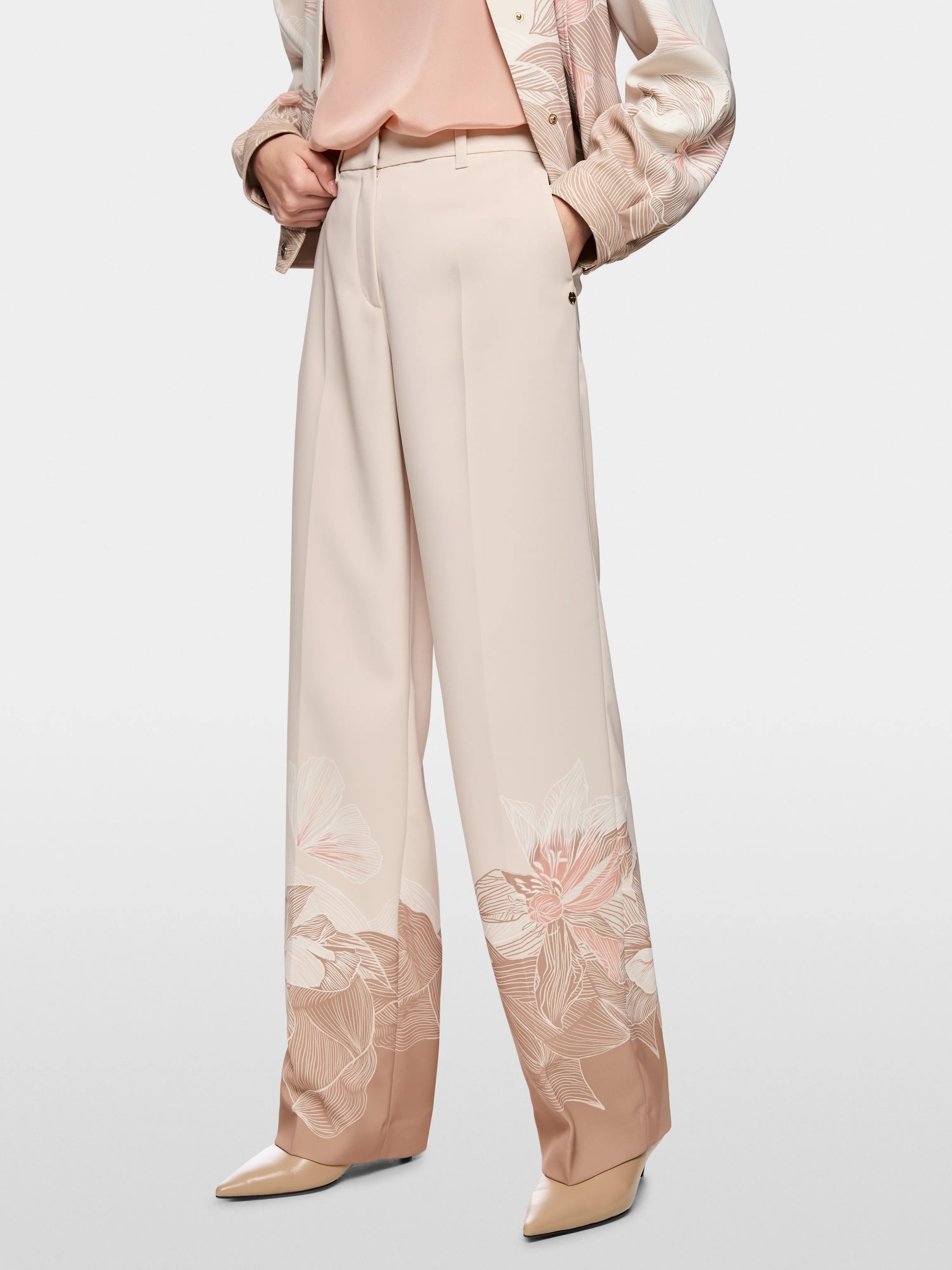 Marc Cain_Warm Taupe New_WUKARI Wide High Waist Fabric Trousers_AC 81.13 W16_619_06