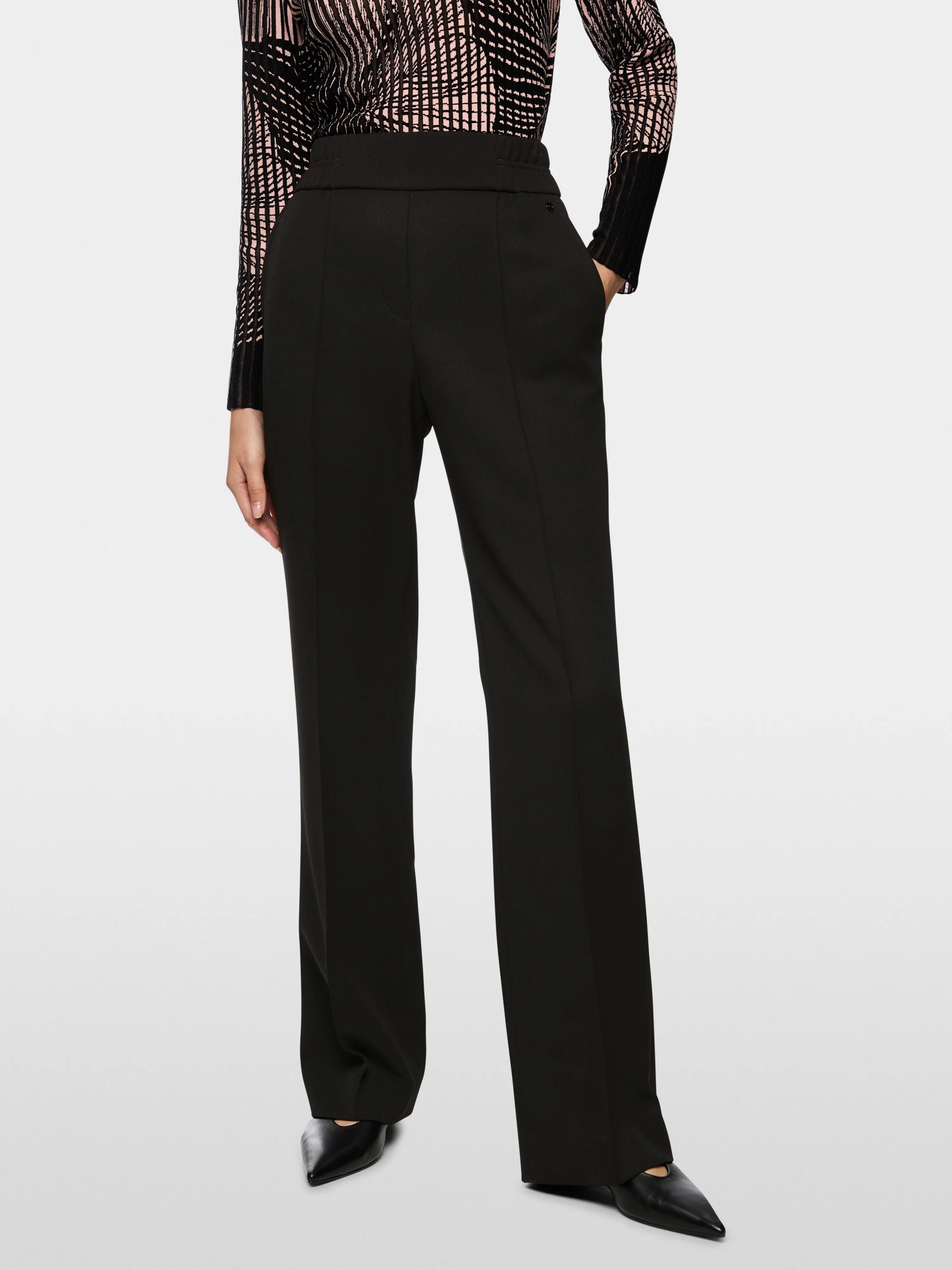 Marc Cain_Black_WAHSINGTON Wide-Fit Pull-On Trousers_AC 81.41 W77_900_05