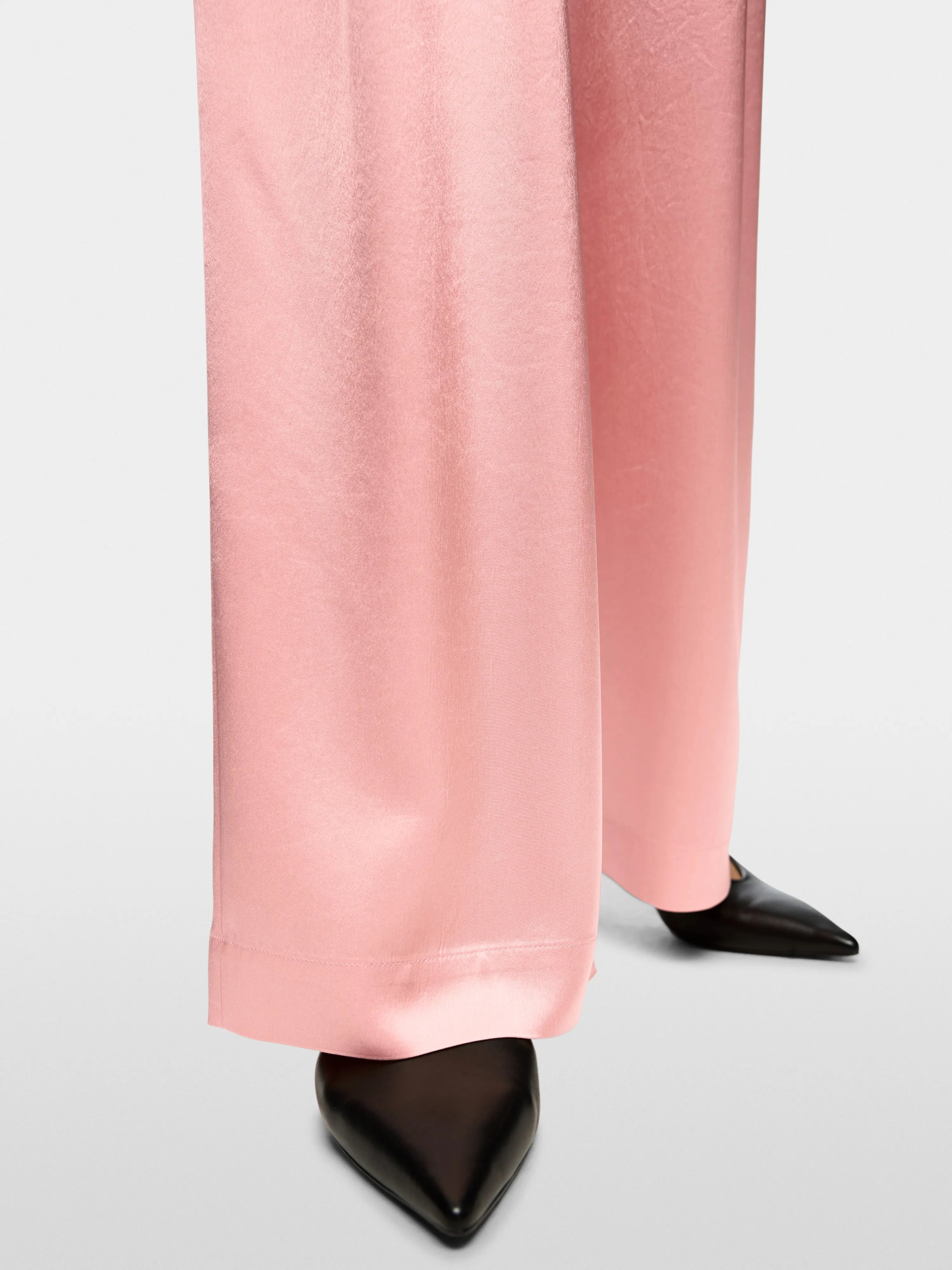 Marc Cain_Peach Beige_WEDI Wide-Fit Trousers with Pleats_AC 81.46 W46_217_05