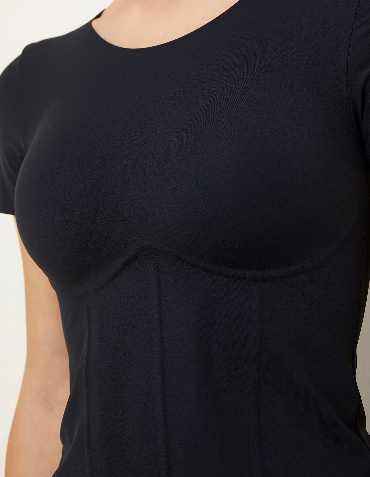 Yamamay_Fitness Lux Stretch Sports T-Shirt with Removable Padded Cups_AMAD181005_072_04