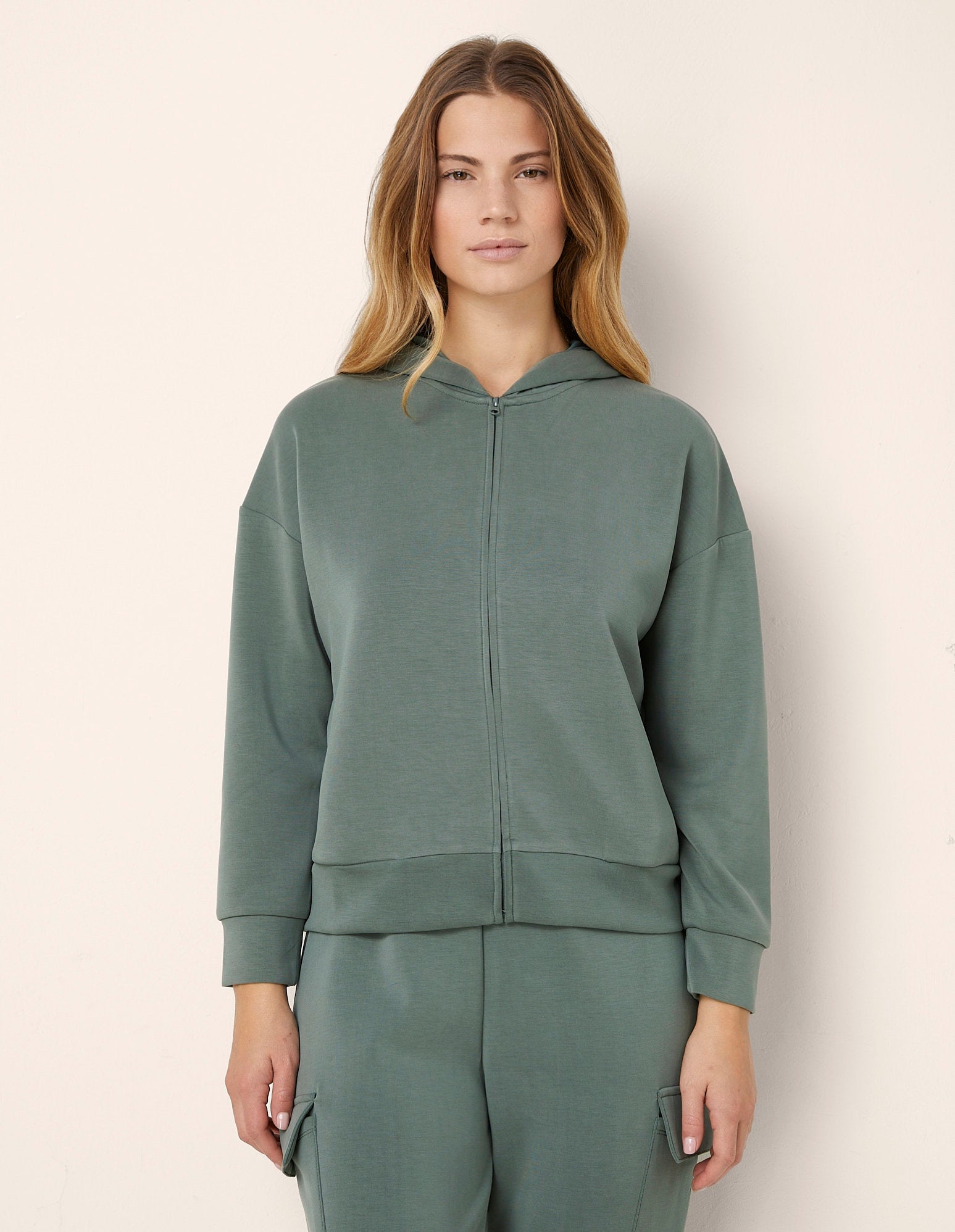 Yamamay_Easy Living Zip-Up Hoodie with Pockets_AMAD181012_120_01