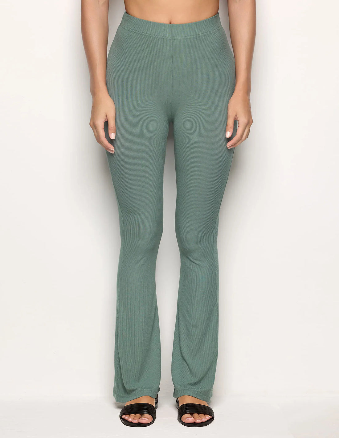 Yamamay_Sage Green_Long Ribbed Trousers Ð Daily Rib_APMD183004_120_02