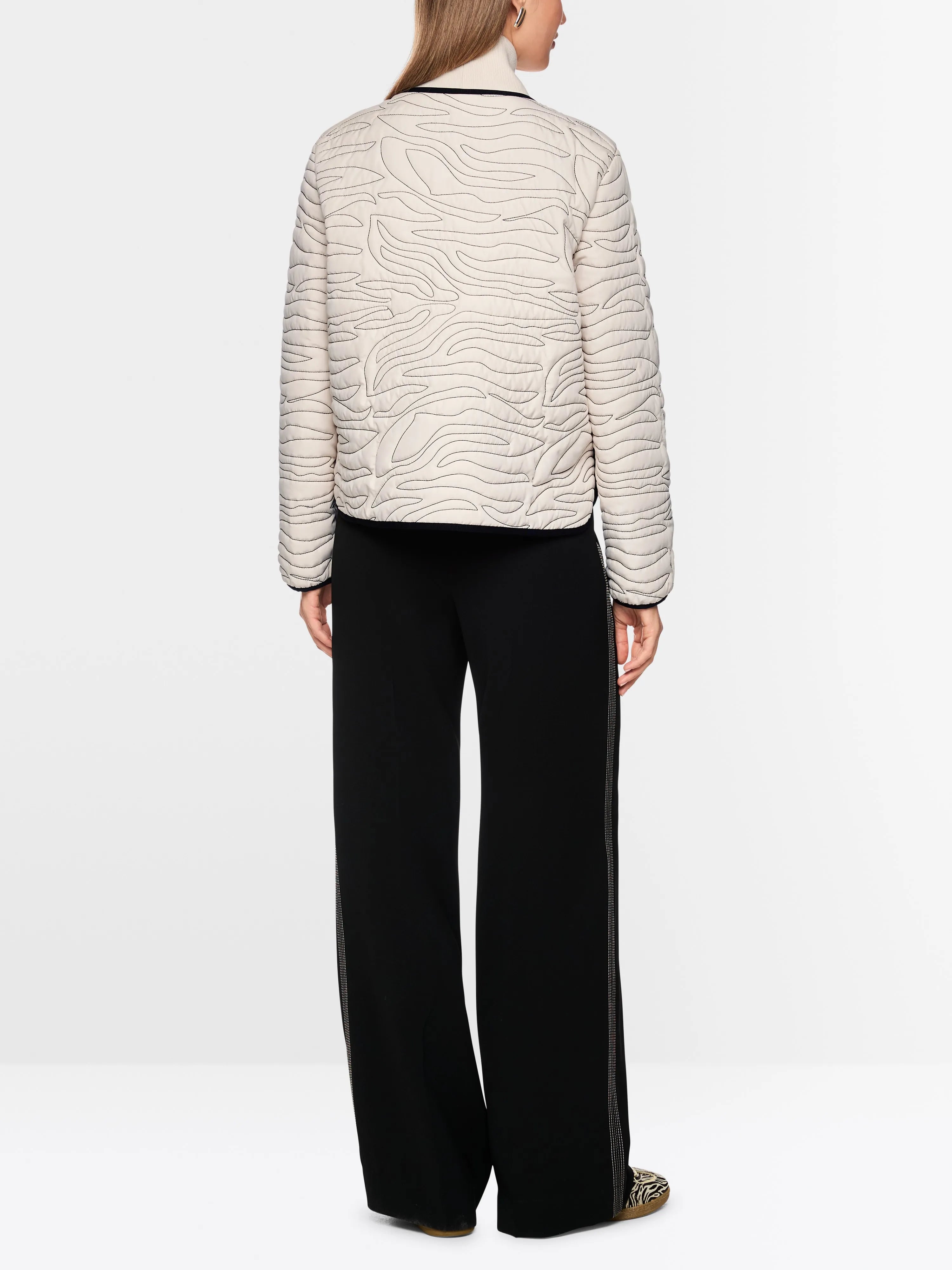 Marc Cain_Magnolia_Short Quilted Jacket with Knit Detail_AS 12.03 W18_153_02