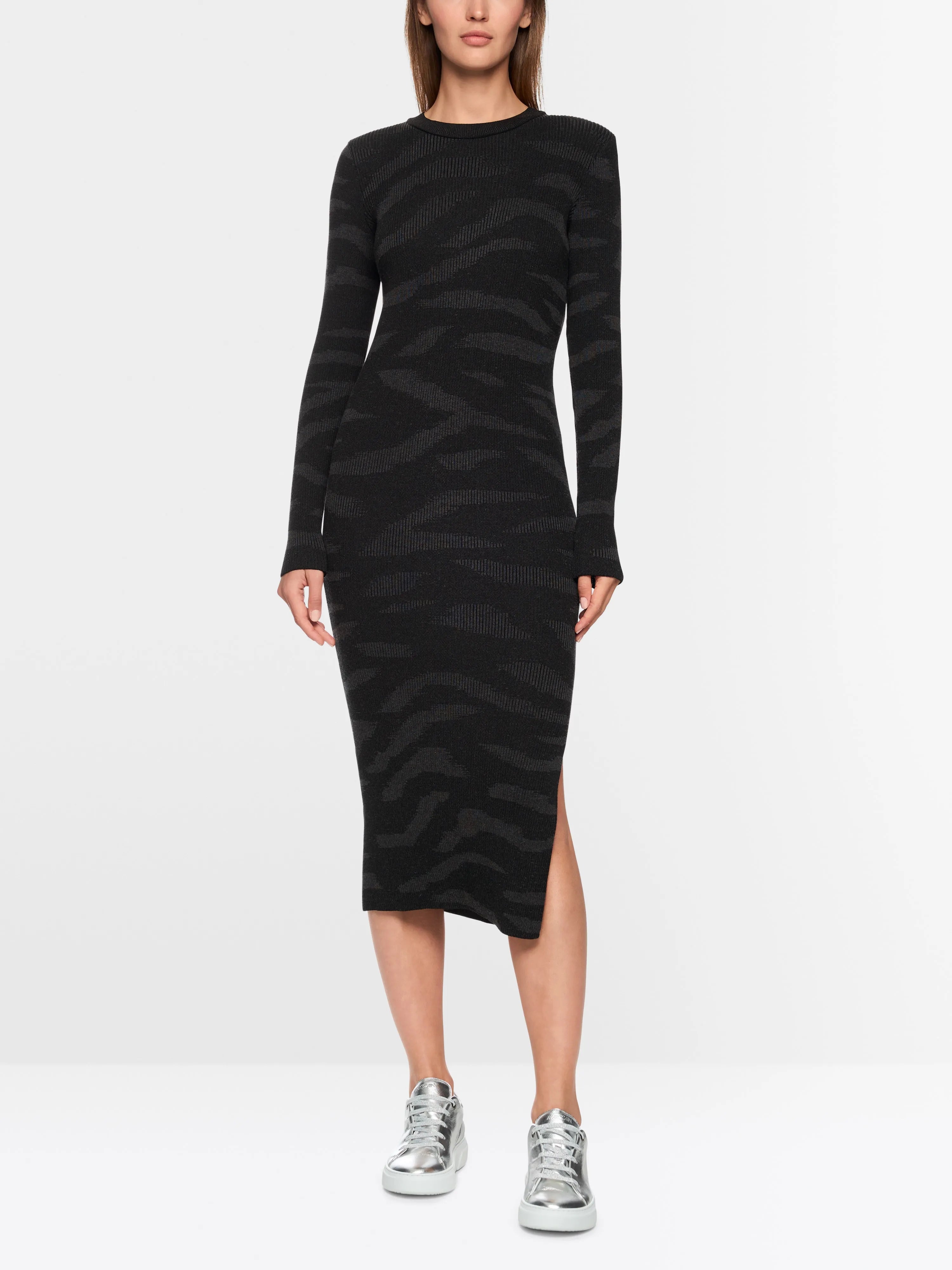 Marc Cain_Black_Knitted in Germany Long Dress_AS 21.15 M05_900_01