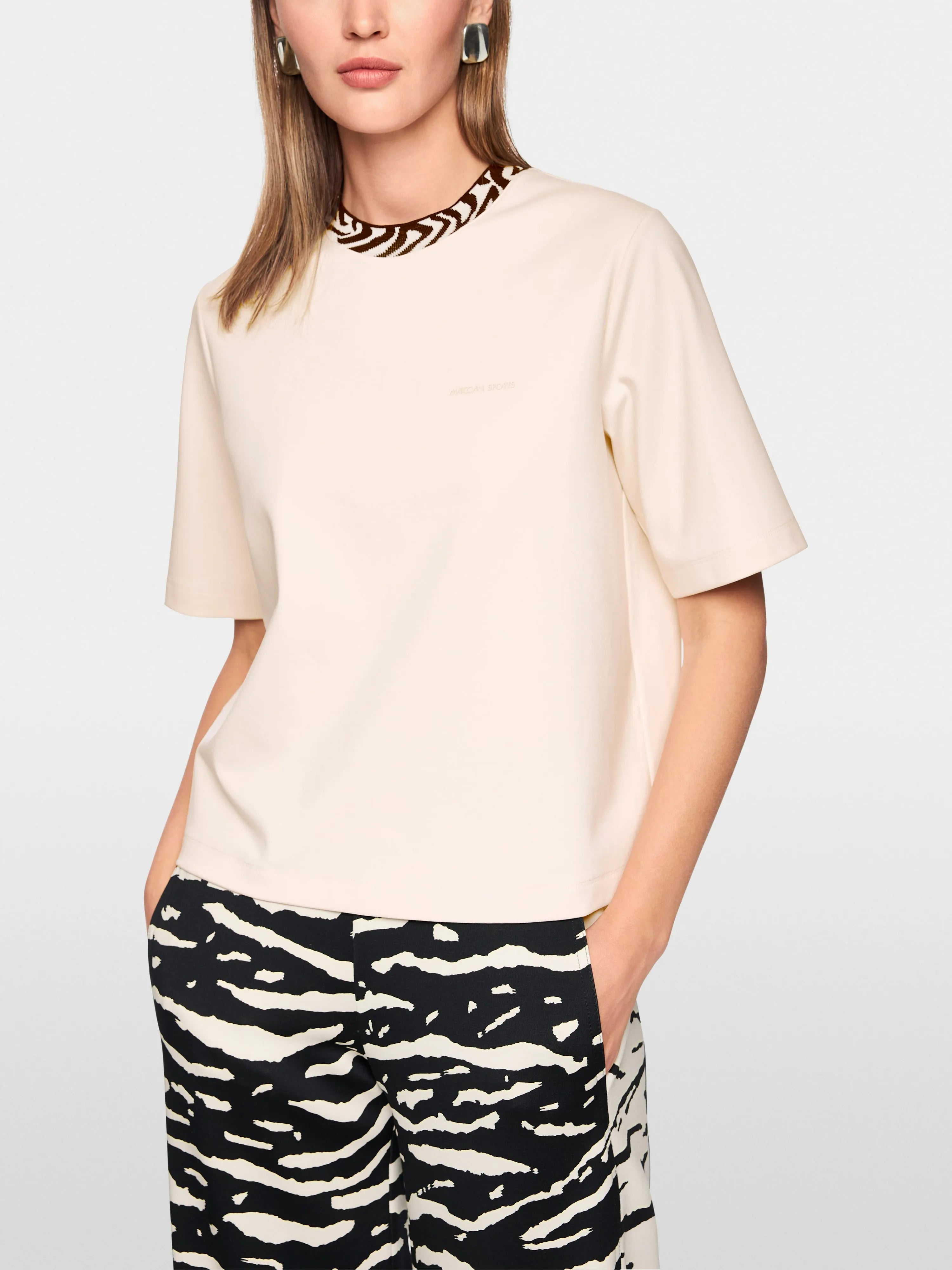 Marc Cain_Magnolia_Classic T-Shirt_AS 48.03 J54_153_04