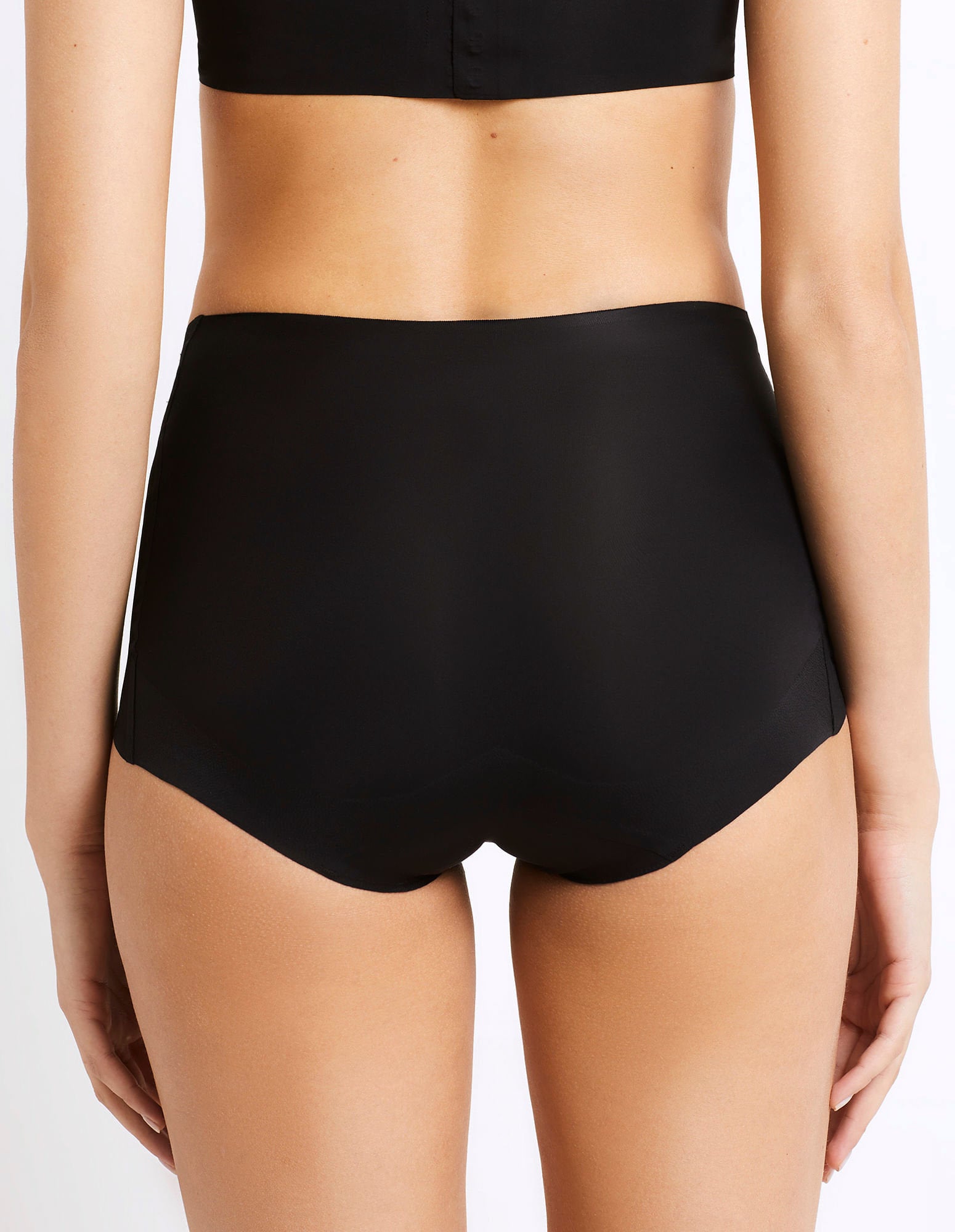 Yamamay_Superfine Shaping High-Waist Lbrief_BGUD99X016_072_03