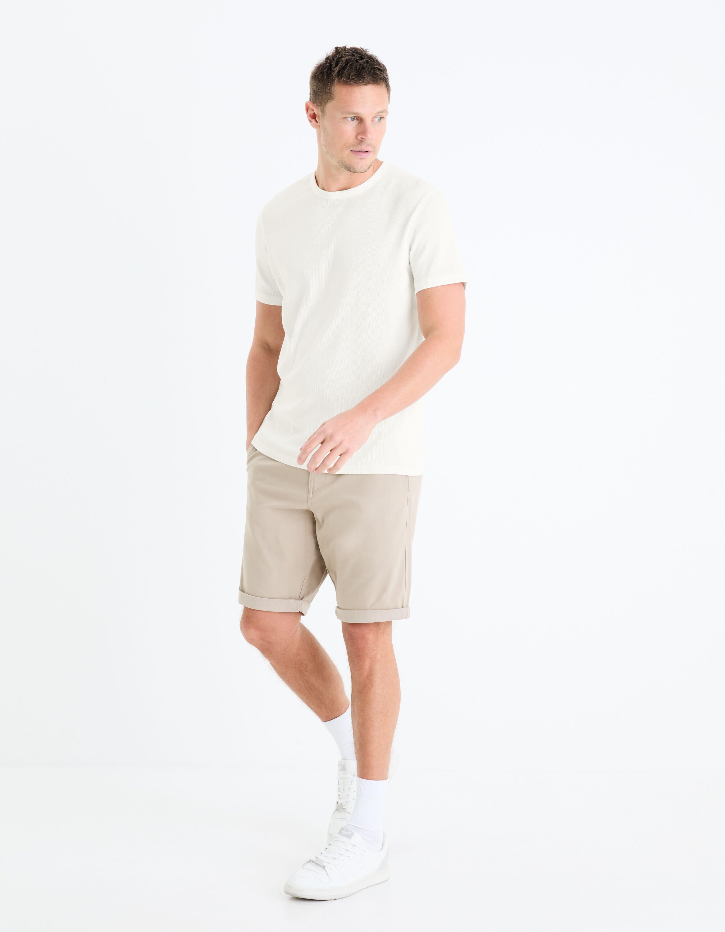 Plain Chino Bermuda Shorts In Stretch Cotton_BOCHINOBM_BEIGE MOYEN_03
