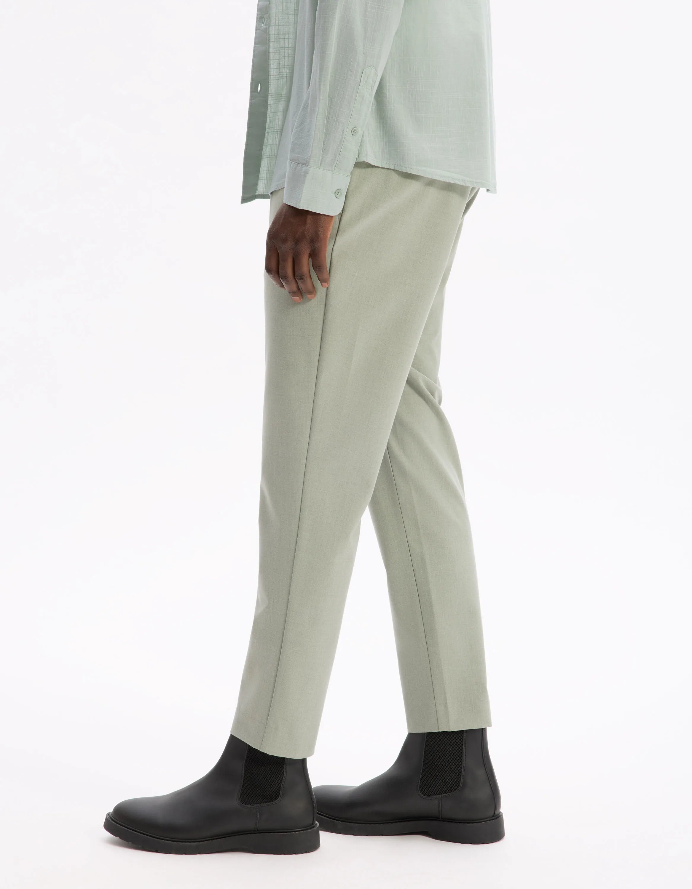 Celio_Sauge_24H Slim Stretch 7/8 Pants_COSMART_SAUGE_04