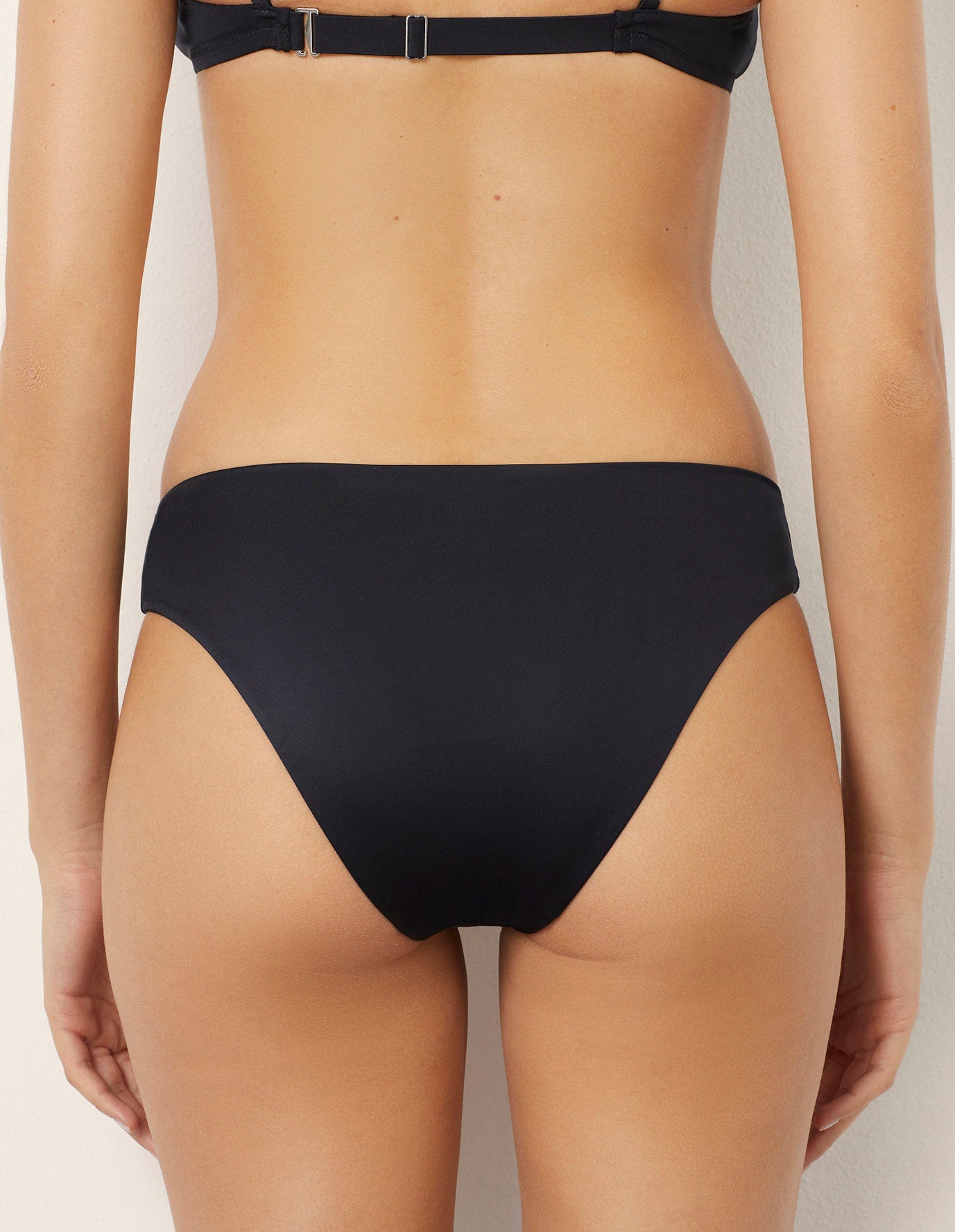 Yamamay_Essentials Classic Microfiber Bikini Bottom_CSLD182002_072_04