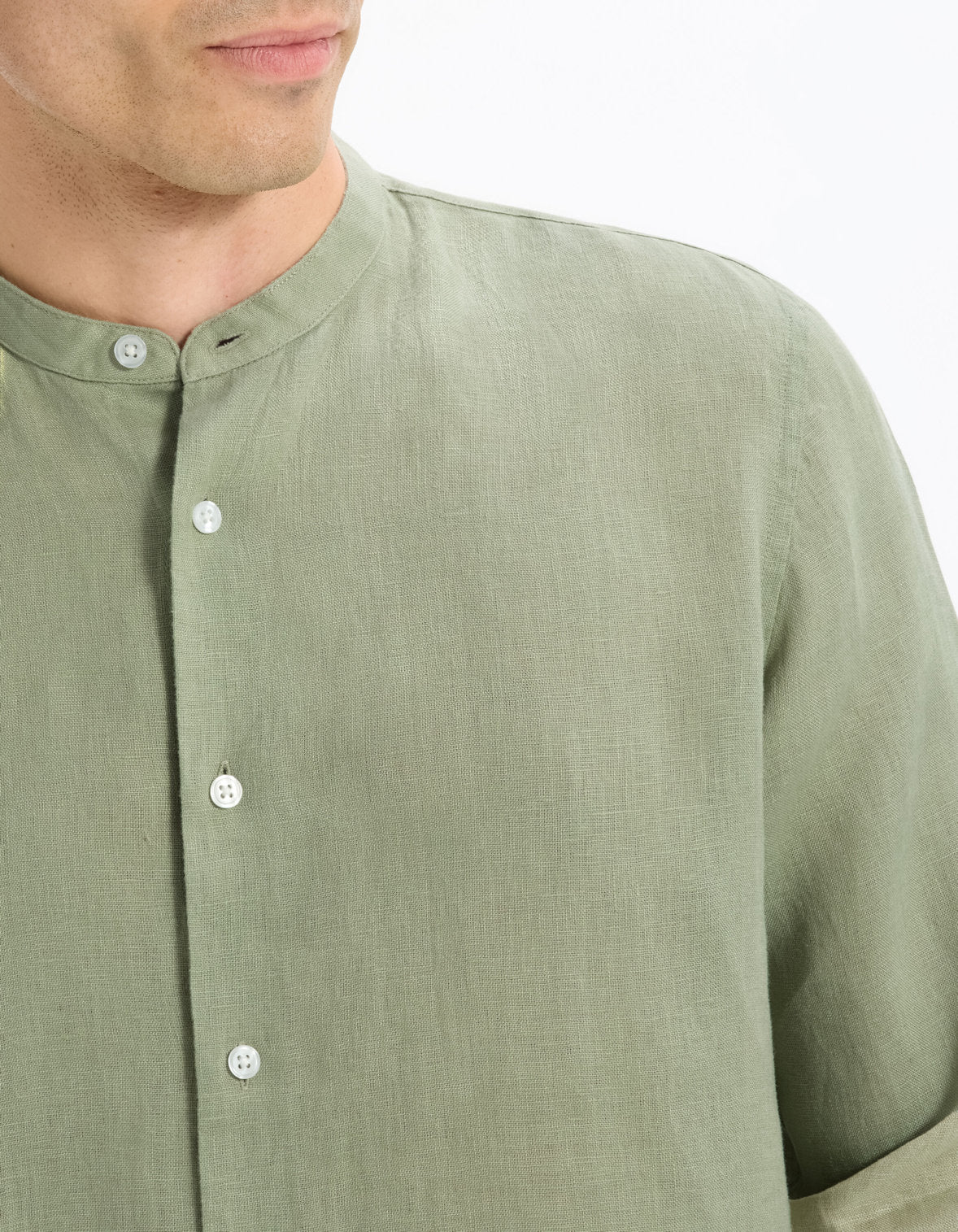 Celio_Sage Green Regular Shirt with Mao Collar 100% Linen_DAMAOLIN_VERT SAUGE_04