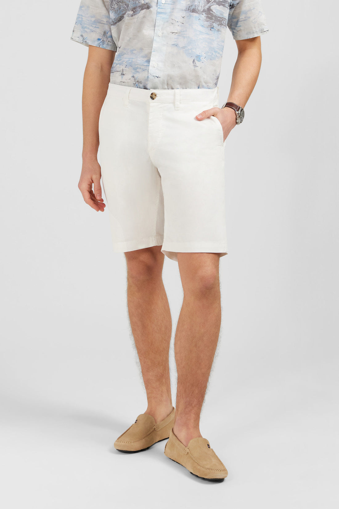 Plain White Bermuda Shorts_E24BASBE0002_BC_02