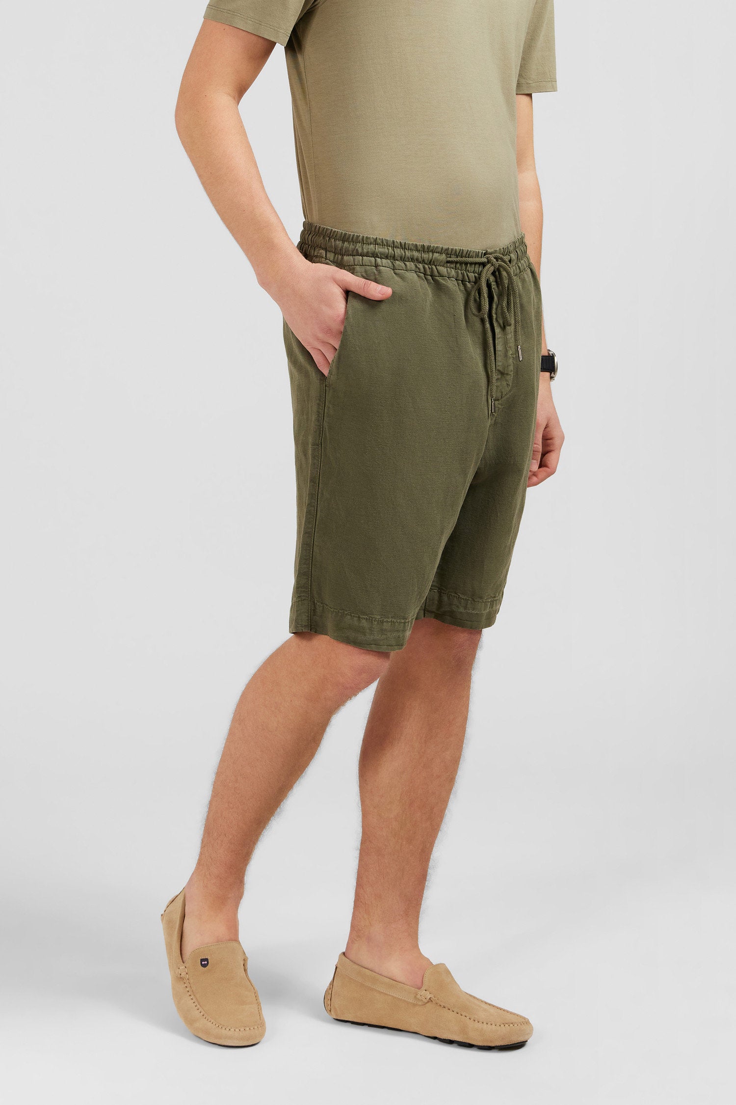 Khaki Bermuda Shorts With Elasticated Waist_E24BASBE0003_BEF3_02