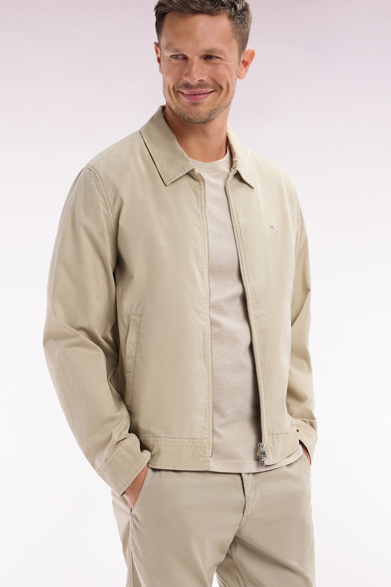 Eden Park_Beige Straight-Cut Stretch Cotton Pleat-Free Chinos_E25BAS0C0001_BEM7_03