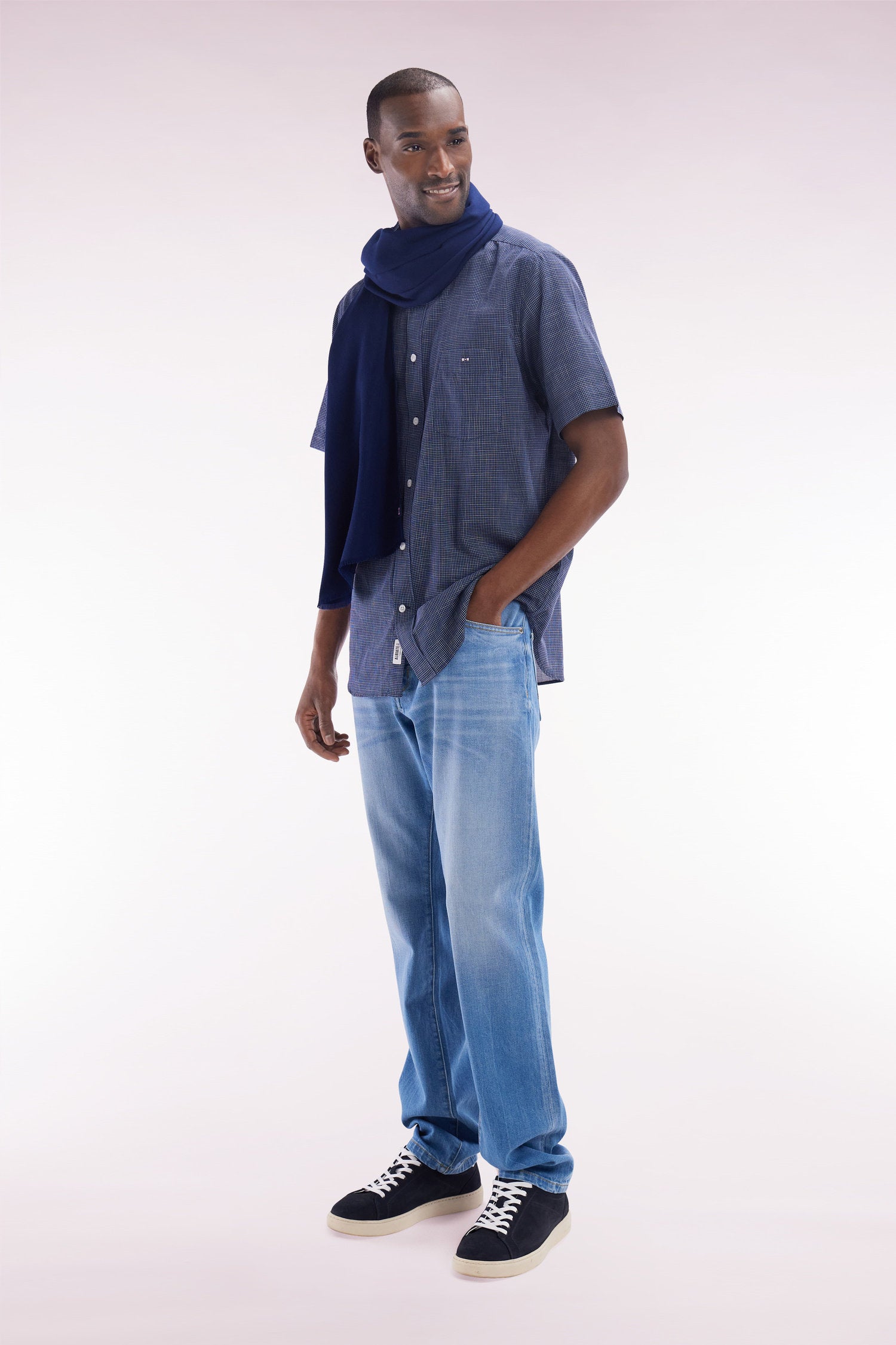 Eden Park_Straight-Fit Medium-Wash Stretch Denim 5-Pocket Jeans_E25BAS5P0003_BLM27_03