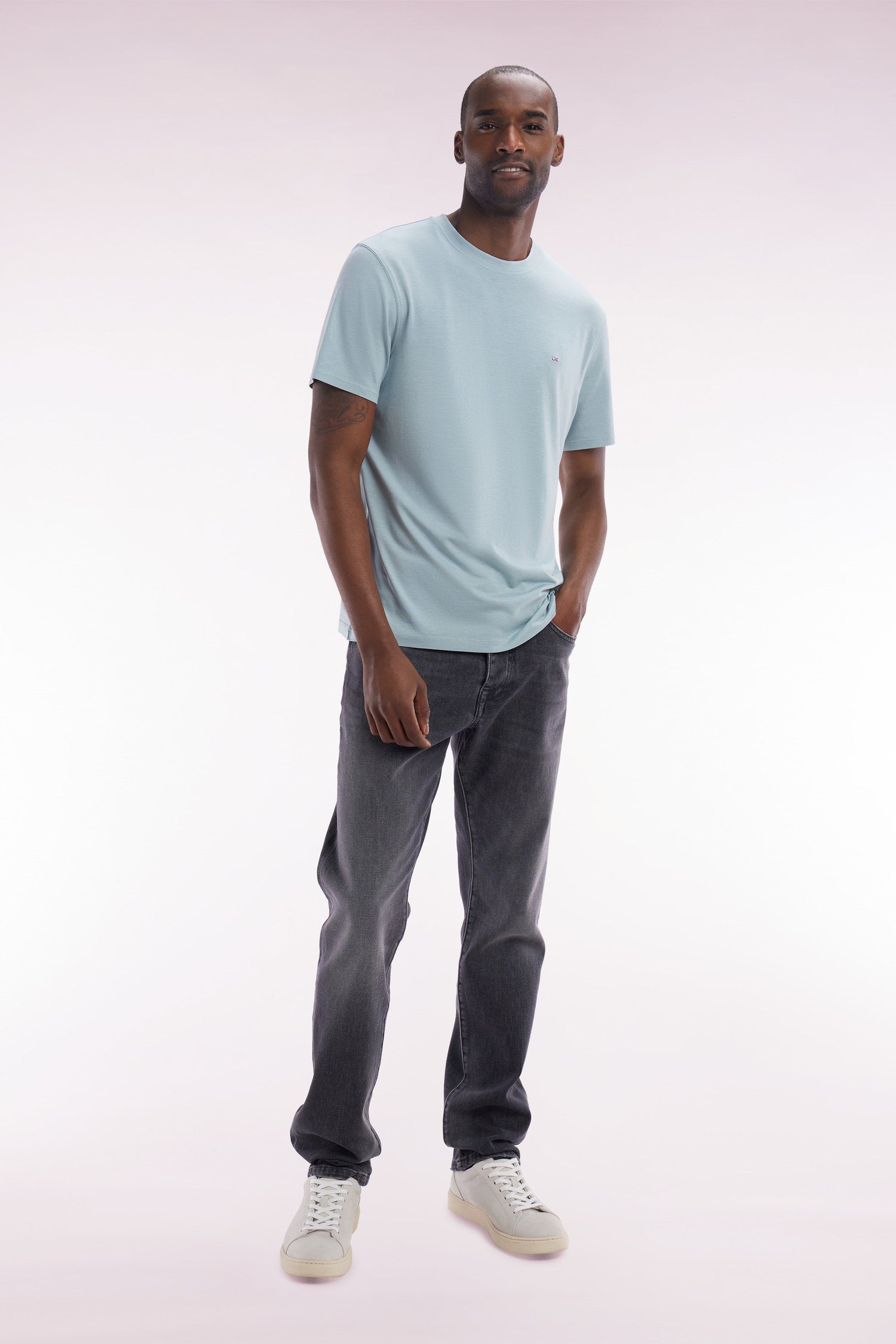 Eden Park_Straight Cut Dark Grey Stretch Denim 5-Pocket Jeans_E25BAS5P0007_GRM_03