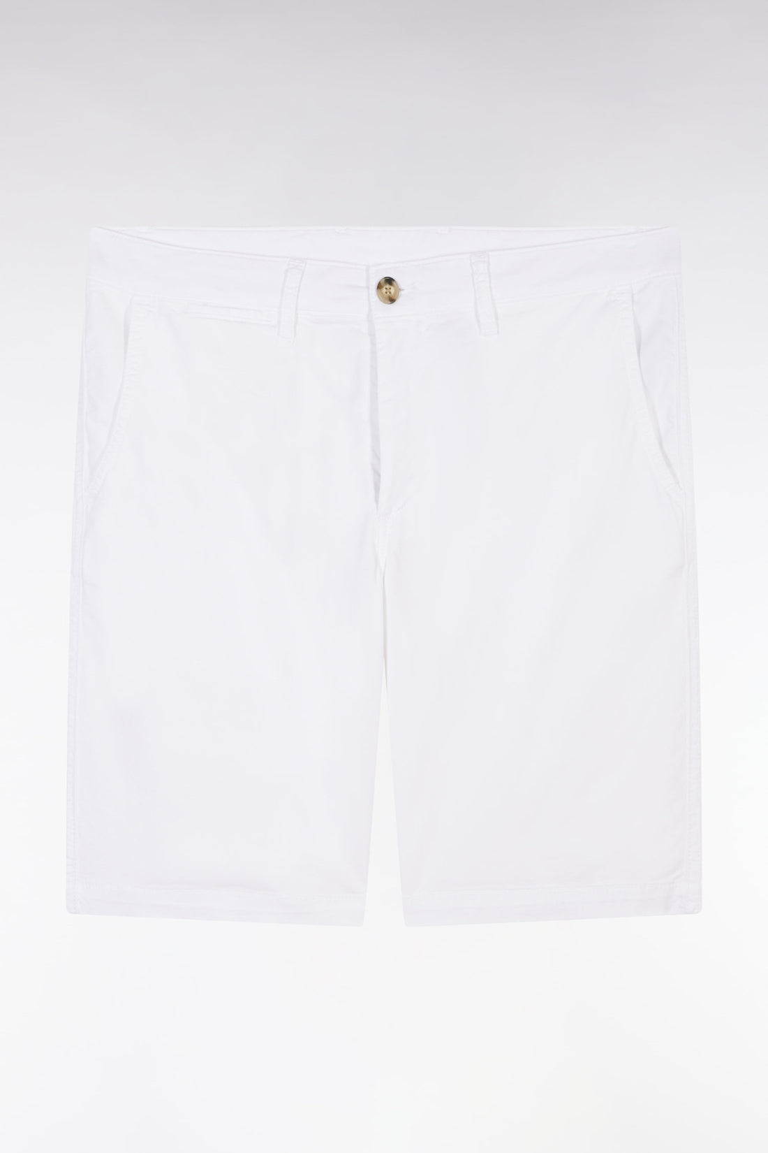 Eden Park_White Straight-Cut Stretch Cotton Chino Bermuda Shorts_E25BASBE0002_BC_02