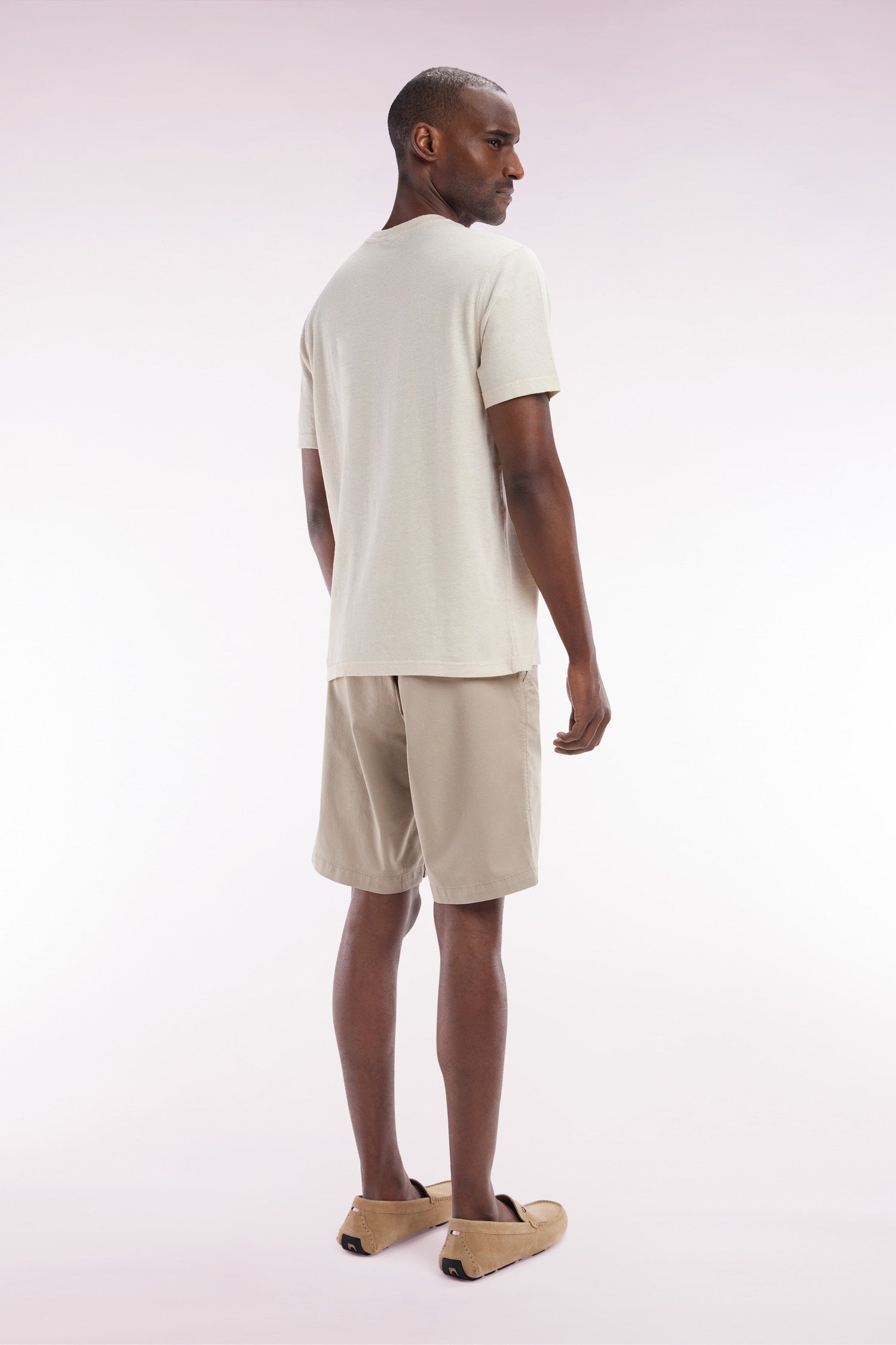 Eden Park_Beige Straight-Cut Stretch Cotton Chino Bermuda Shorts_E25BASBE0002_BEM7_03