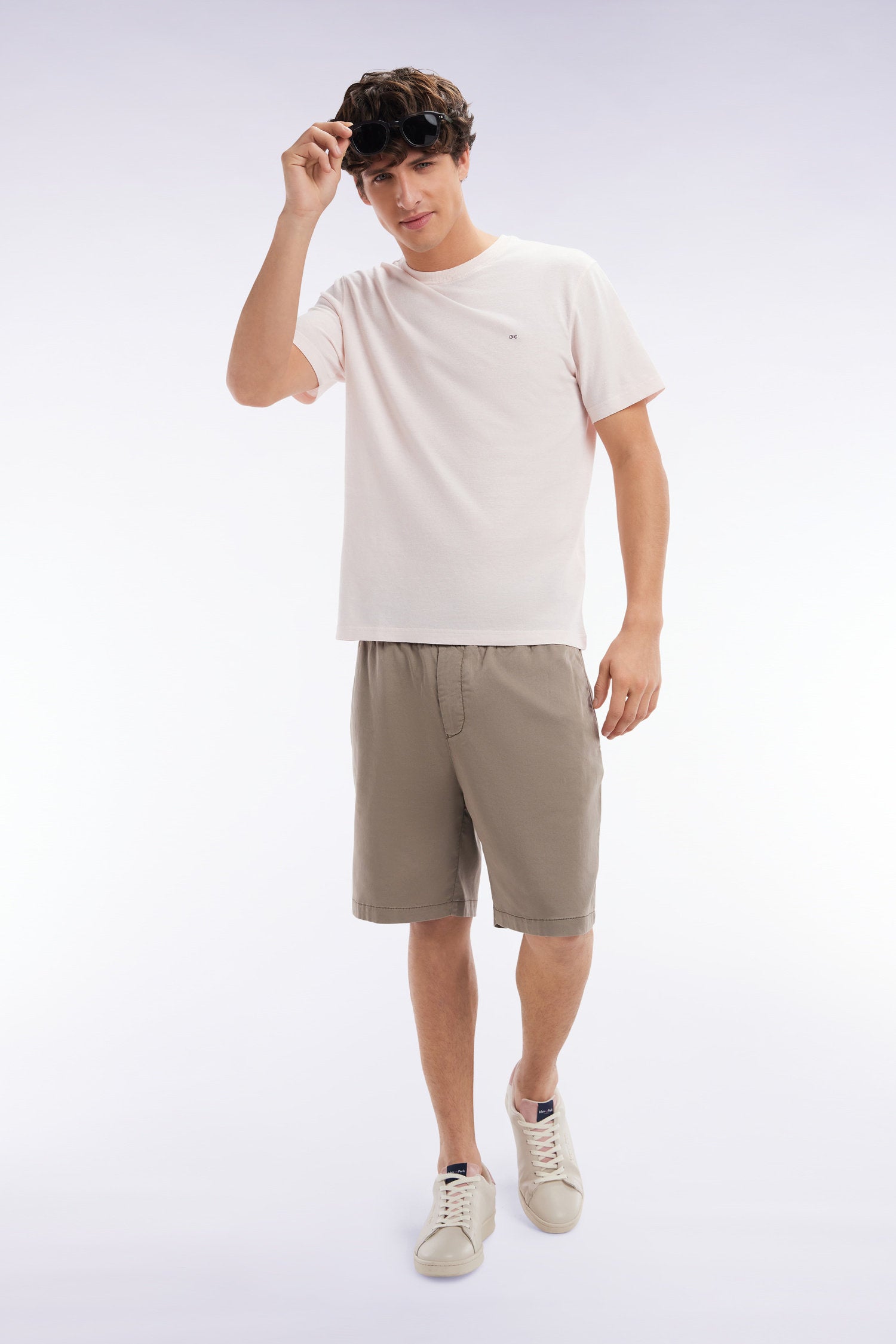 Eden Park_Elasticated Waistband Sand Bermuda Shorts in Lyocell and Stretch Cotton_E25BASBE0005_BEM_03