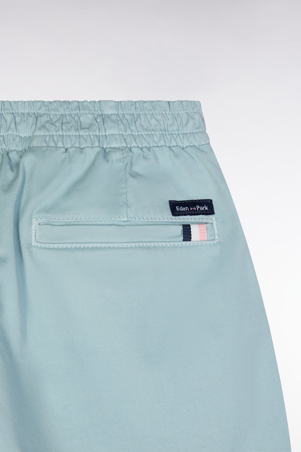 Eden Park_Sea Green Stretch Cotton Bermuda Shorts with an Elasticated Waistband_E25BASBE0007_VEC18_02