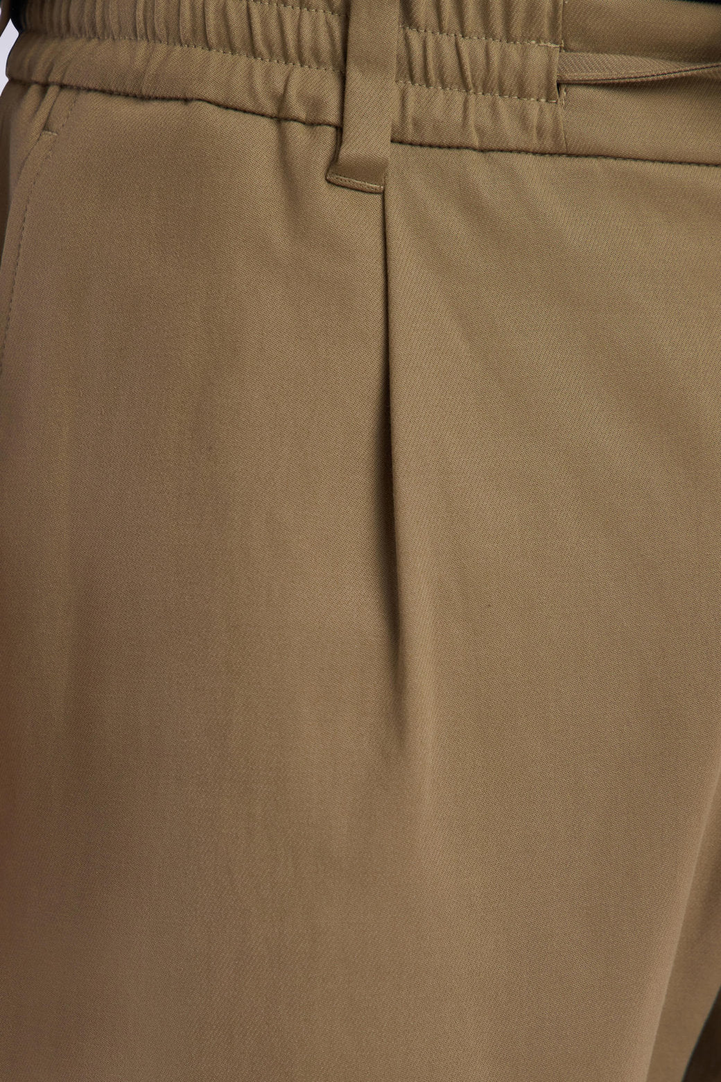 Eden Park_Elastic Trousers in Camel Lyocell and Stretch Cotton_E25BASPA0020_BEM_03