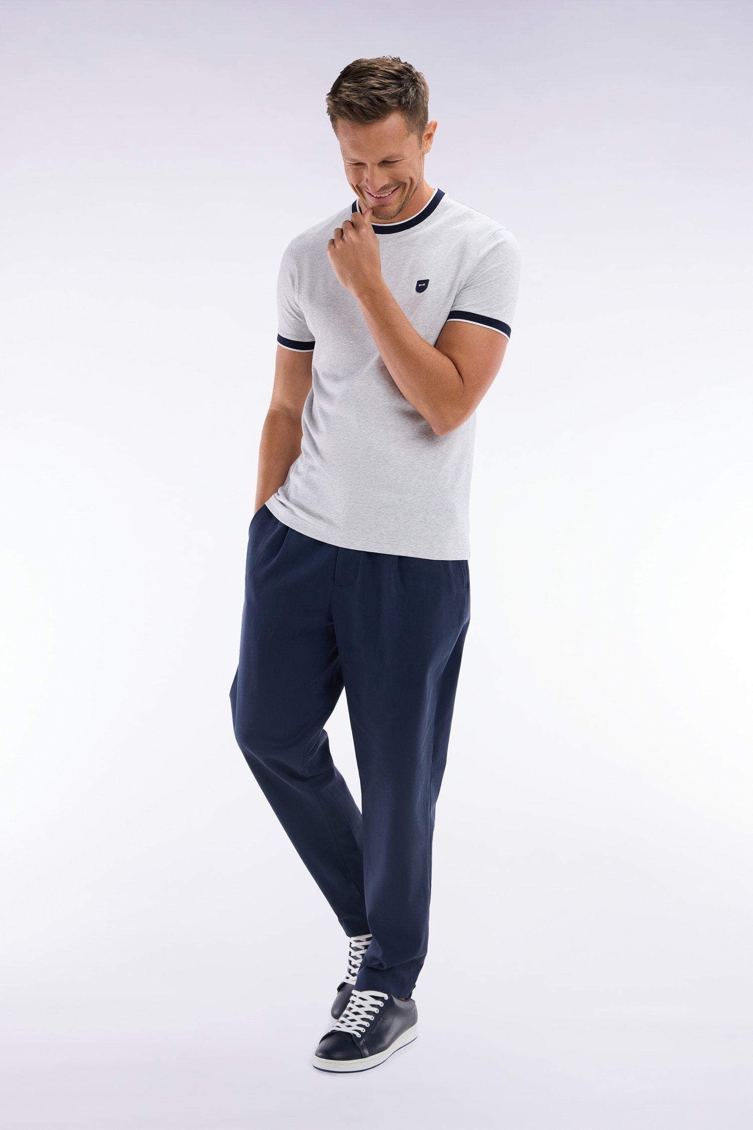 Eden Park_Elastic Trousers in Navy Lyocell and Stretch Cotton_E25BASPA0020_BLF_03