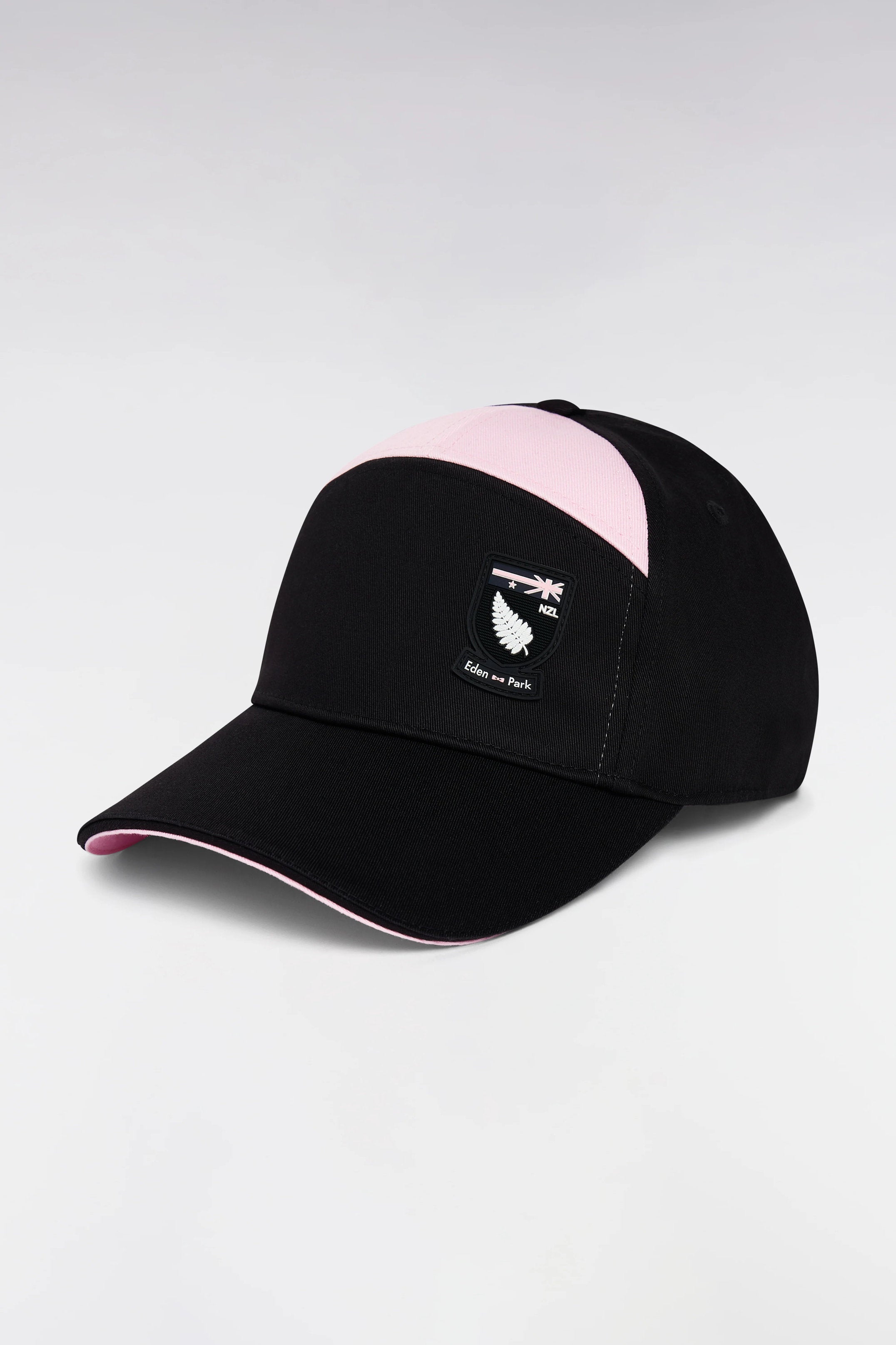 Eden Park_New Zealand Cotton Cap in Black and Pink_E25CHACA0007_NO_01