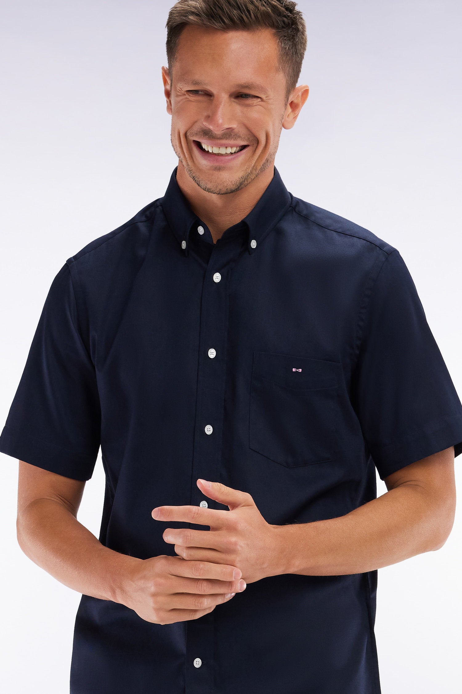 Eden Park_Straight Navy Cotton Short-Sleeved Shirt_E25CHECC0001_BLF_03