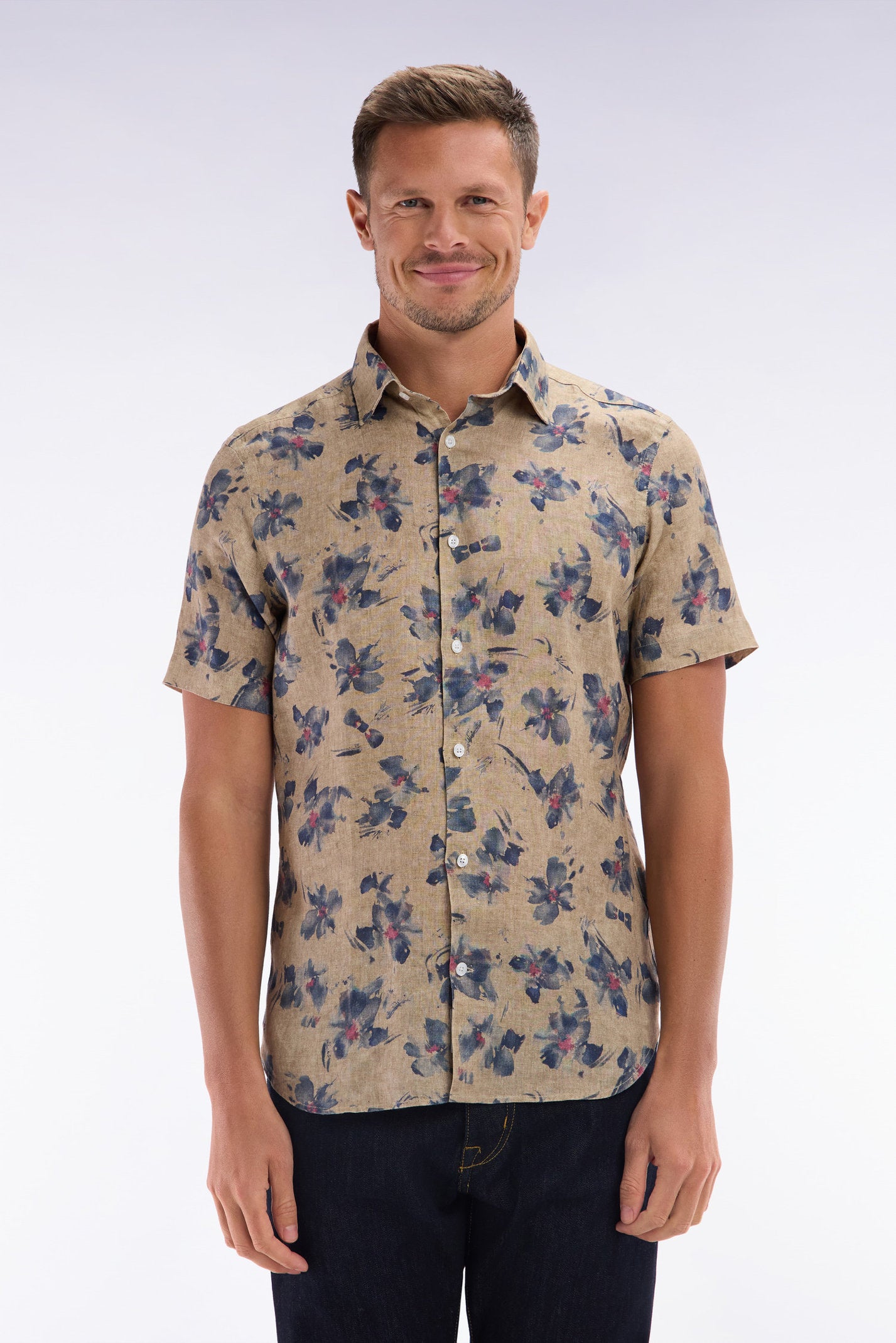Eden Park_Slim-Fit Short-Sleeved Beige Linen Shirt with Grey Floral Print_E25CHECC0042_BEM_01