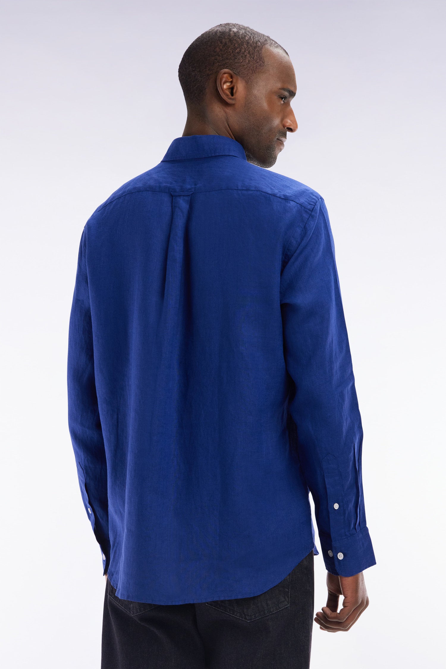 Eden Park_Straight-Fit Dark Blue Linen Shirt_E25CHECL0005_BLF20_04