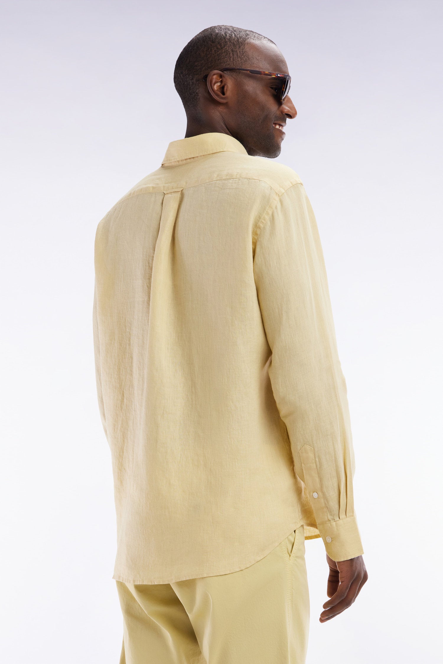 Eden Park_Straight-Fit Ivory Linen Shirt_E25CHECL0005_JAC11_04