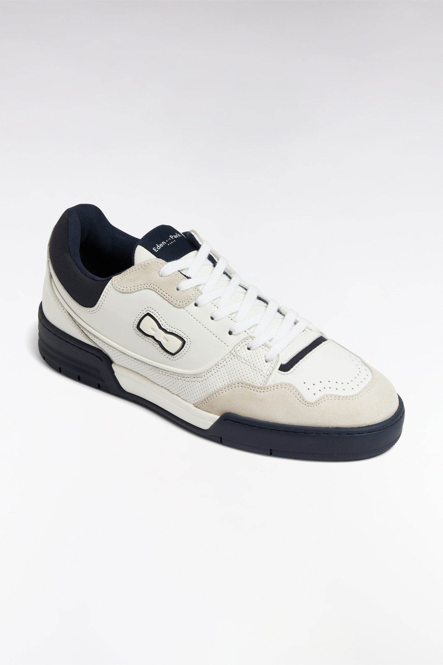 Eden Park_Ep10 Sneakers in White and Navy Leather_E25CHSTE0002_BLF_04
