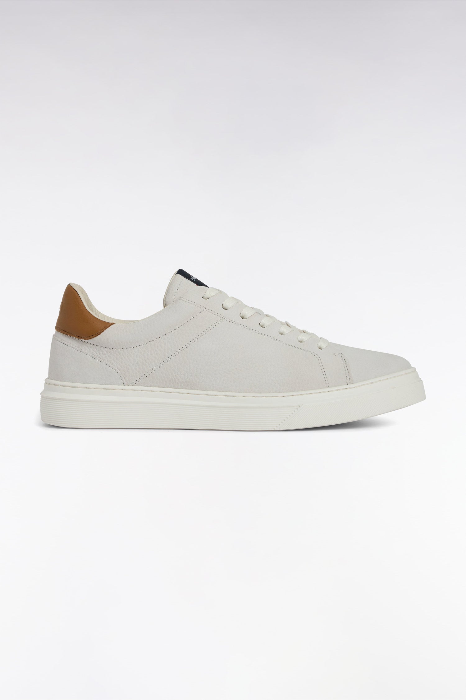 Eden Park_White Leather Low-Top Sneakers_E25CHSTE0003_BC_02