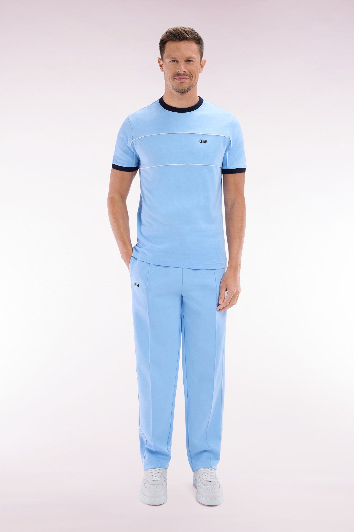 Eden Park_Straight-Cut Sky Blue Cotton Interlock Jogging Pants_E25MAIJO0003_BLM_01