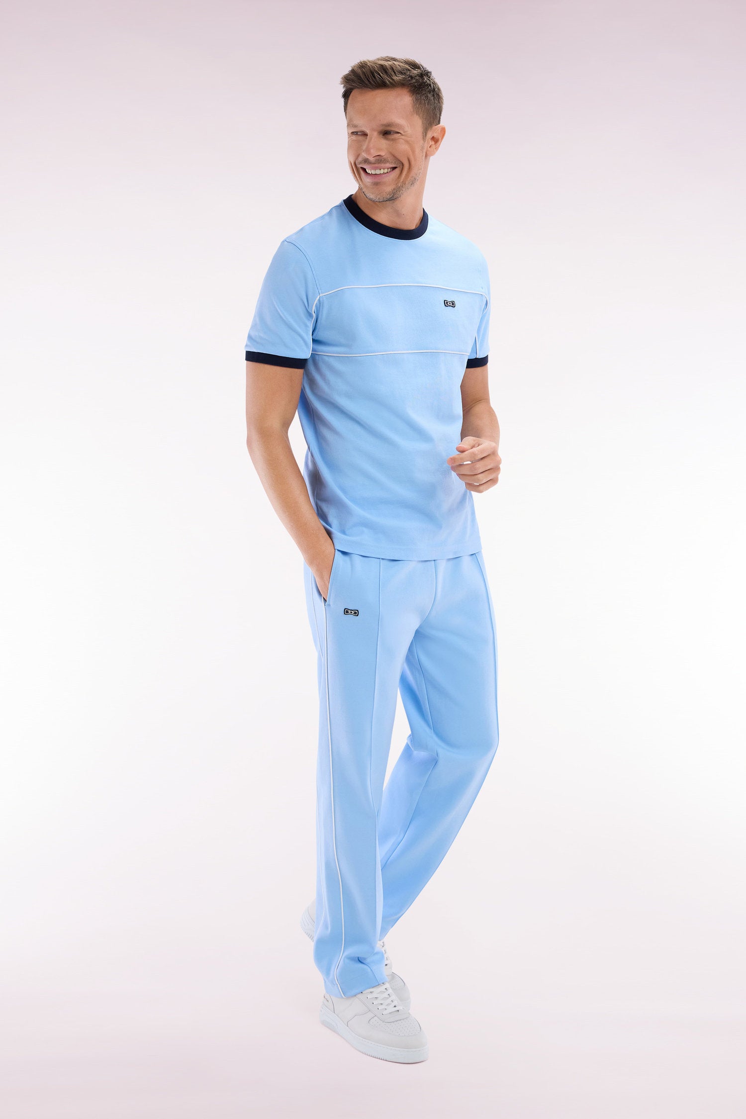 Eden Park_Straight-Cut Sky Blue Cotton Interlock Jogging Pants_E25MAIJO0003_BLM_03
