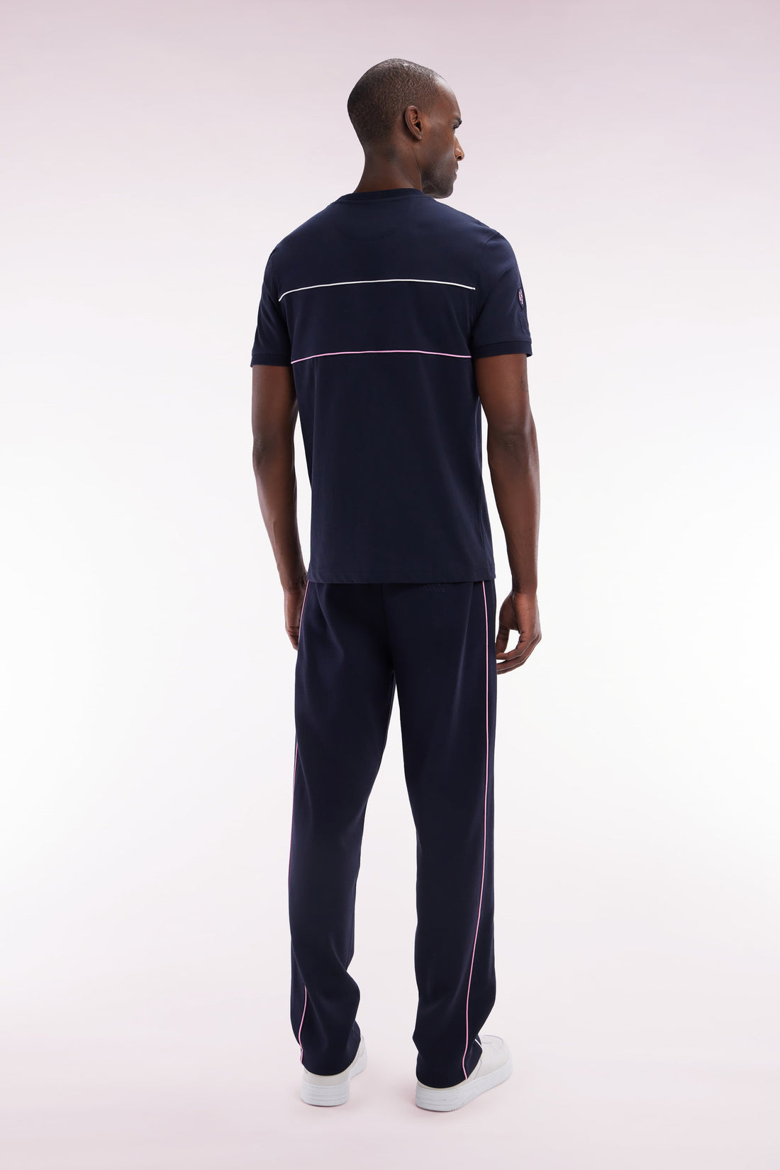 Eden Park_Straight-Cut Navy Stretch Cotton Fleece Jogging Pants with Sky Blue Piping_E25MAIJO0011_BLF_02