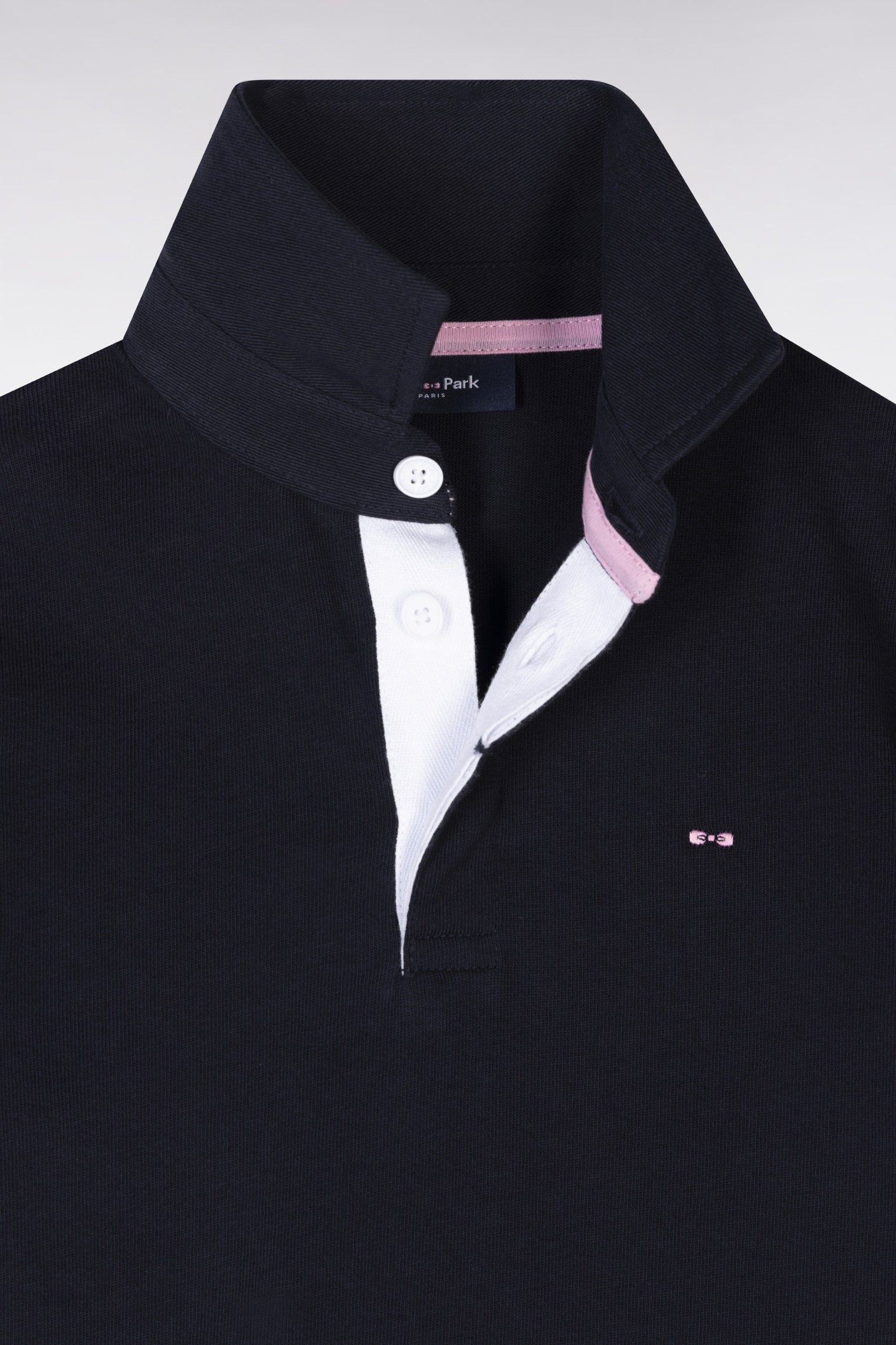 Eden Park_Straight-Cut Short-Sleeved Navy Cotton Jersey with Back Embroidery_E25MAIMC0019_BLF_02