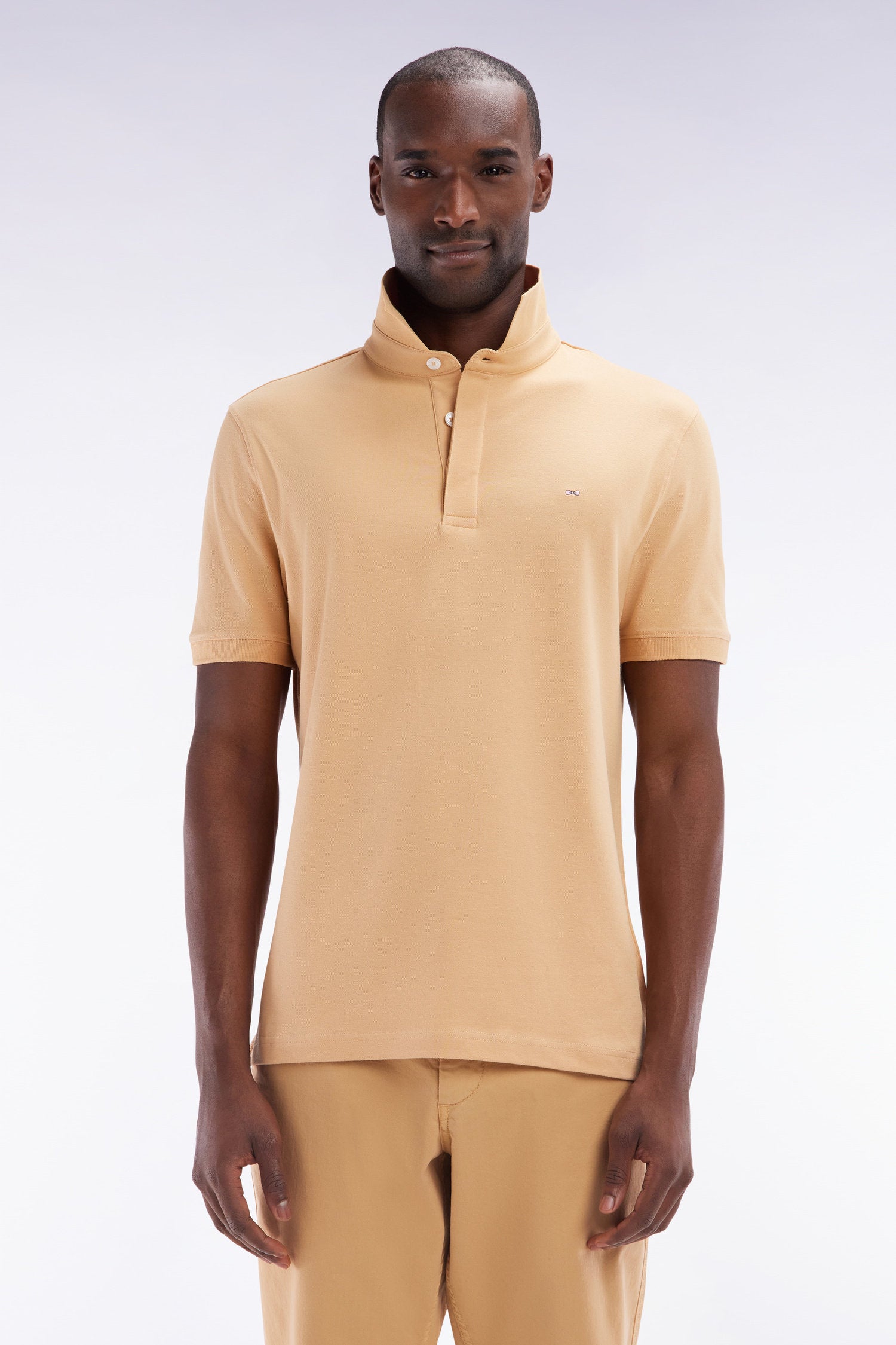 Eden Park_Slim-Fit Short-Sleeved Polo Shirt in Camel Stretch Cotton PiquŽ_E25MAIPC0001_BEM22_01