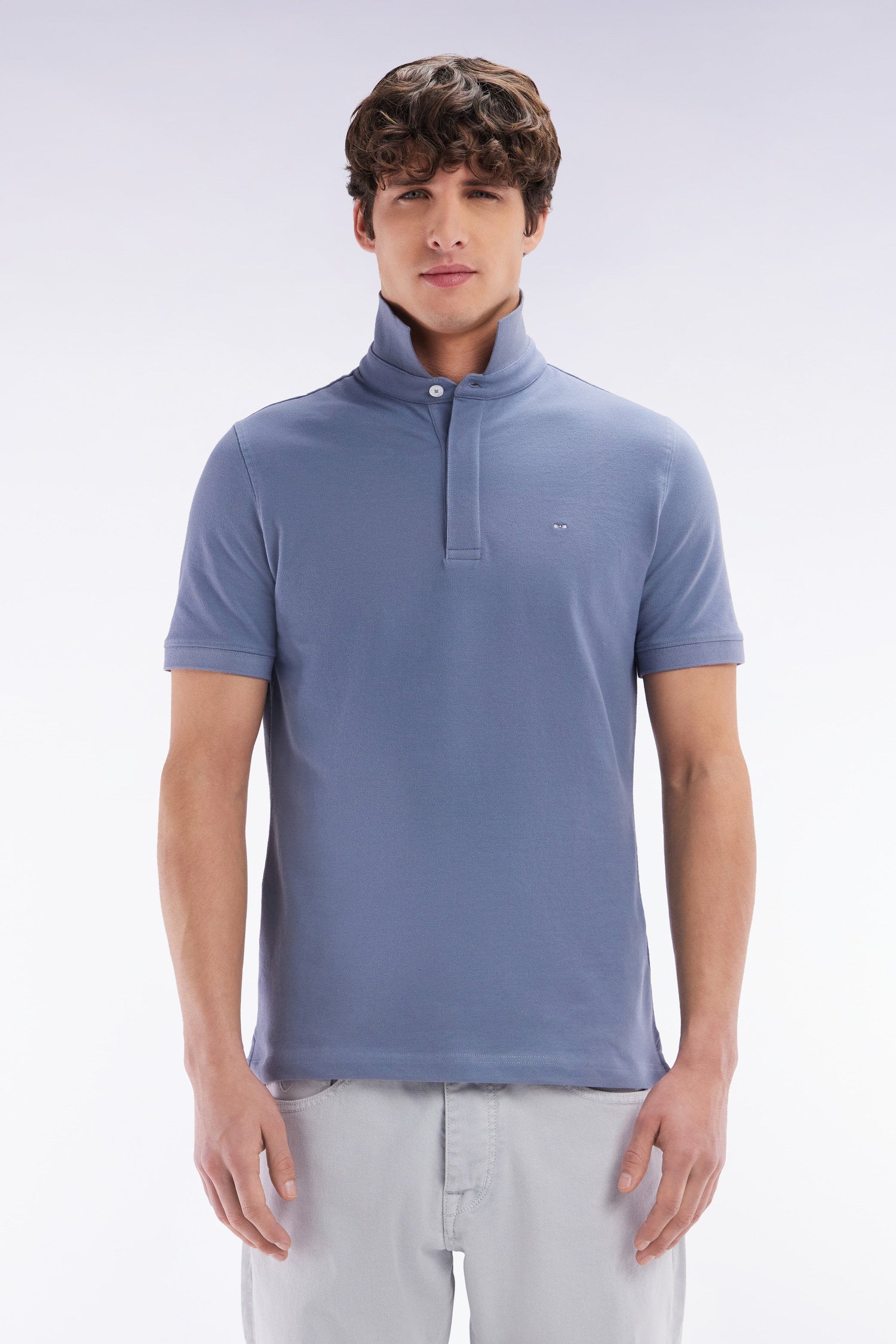 Eden Park_Slim-Fit Short-Sleeved Polo Shirt in Khaki Stretch Cotton PiquŽ_E25MAIPC0001_GRM12_01