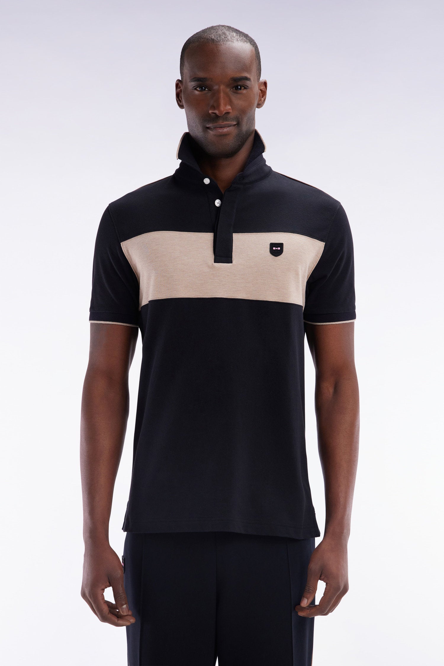 Eden Park_Slim-Fit Short-Sleeved Polo Shirt in Black Stretch Cotton with Contrasted Stripe_E25MAIPC0010_NO_01