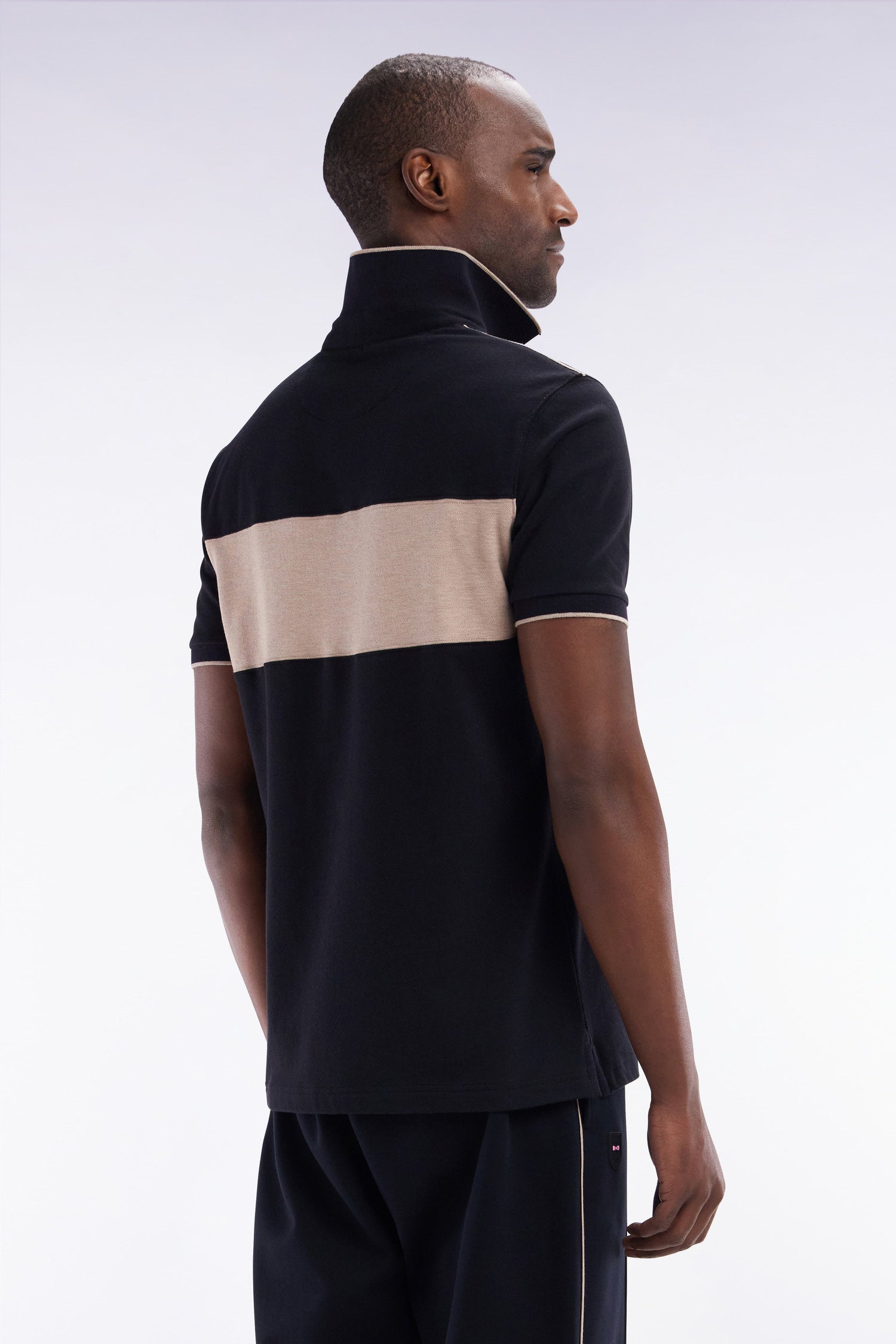 Eden Park_Slim-Fit Short-Sleeved Polo Shirt in Black Stretch Cotton with Contrasted Stripe_E25MAIPC0010_NO_02