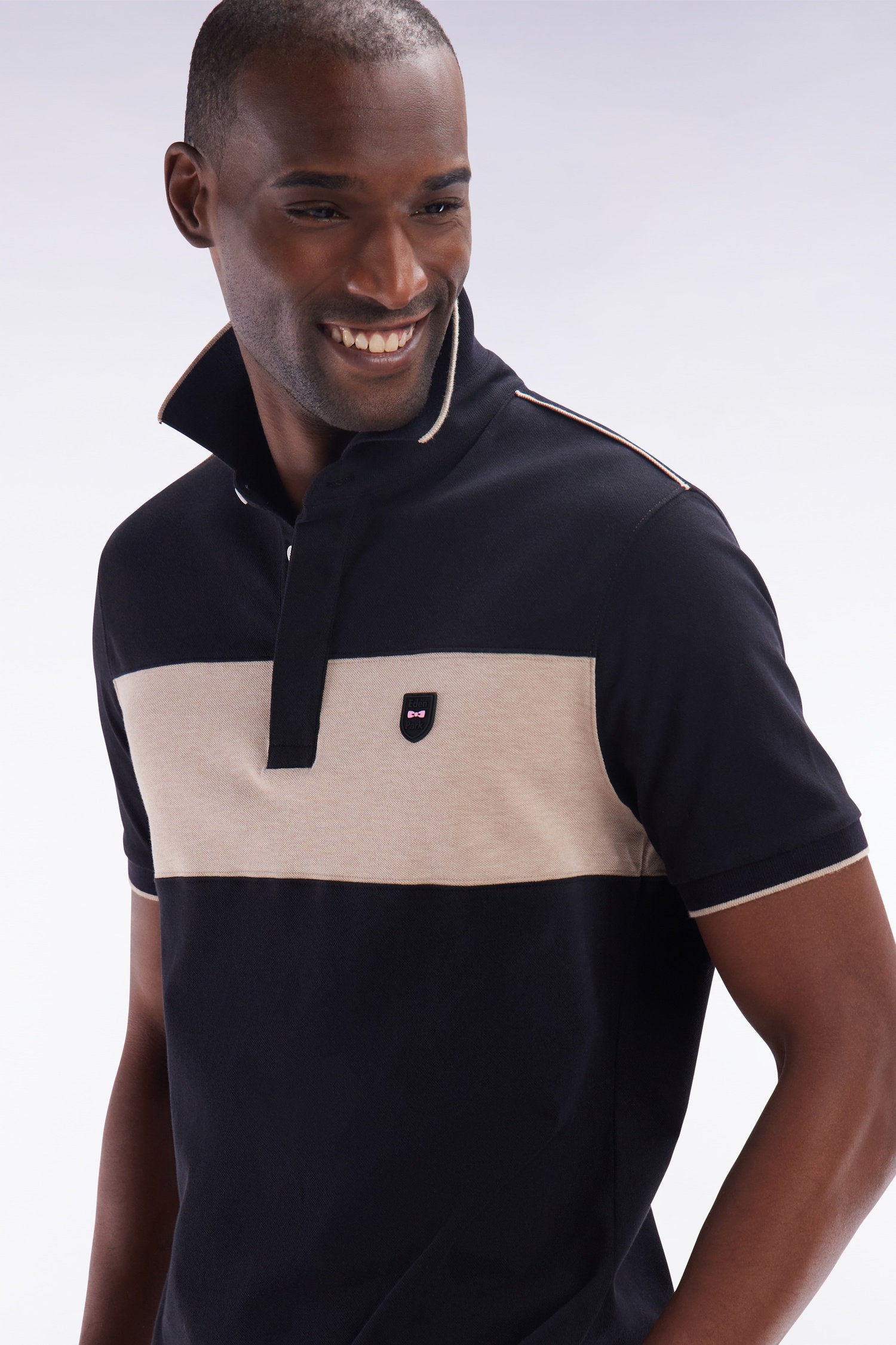 Eden Park_Slim-Fit Short-Sleeved Polo Shirt in Black Stretch Cotton with Contrasted Stripe_E25MAIPC0010_NO_03